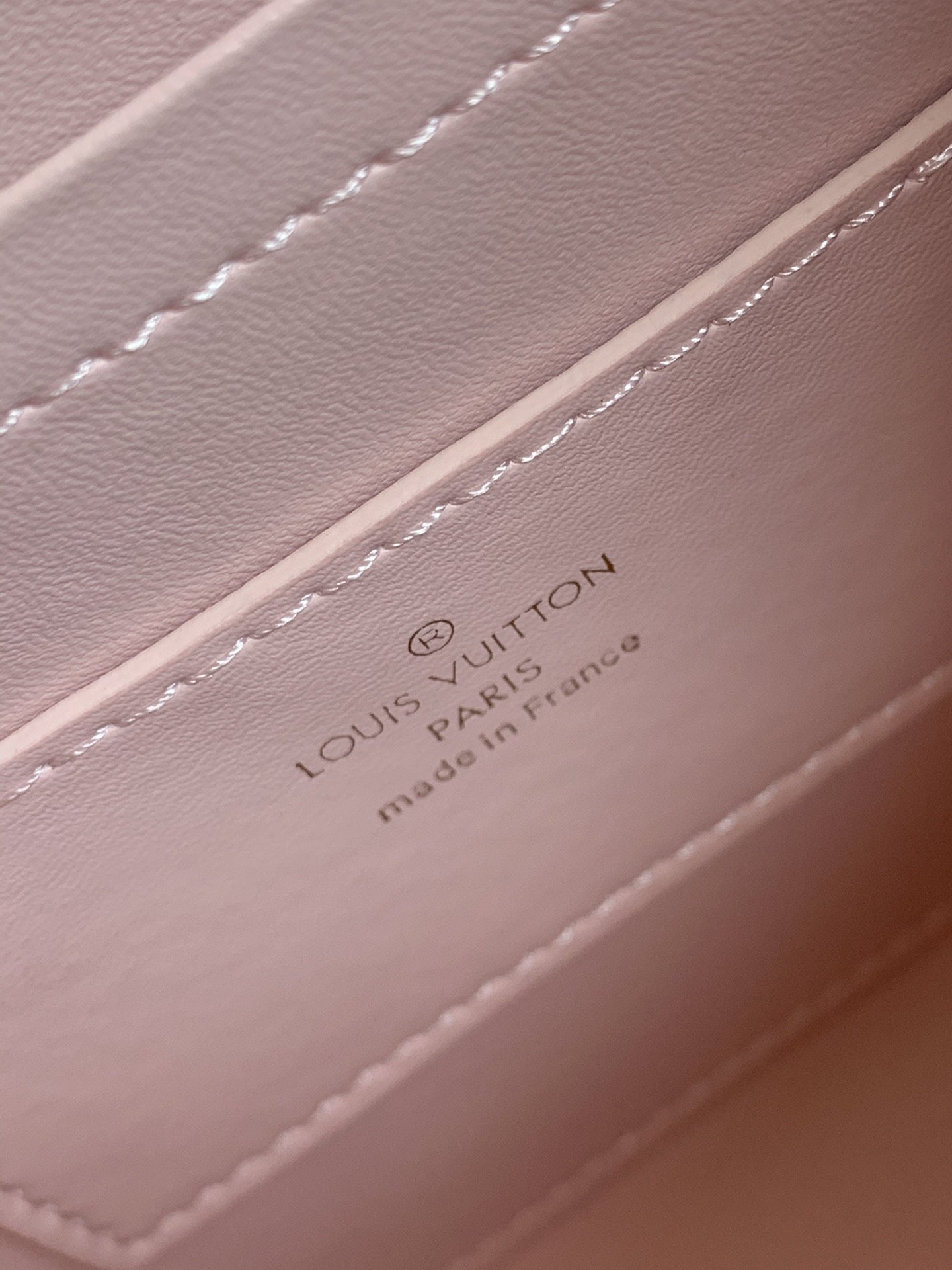 Louis Vuitton Twist One Handle-17.0 x 25.0 x 11CM