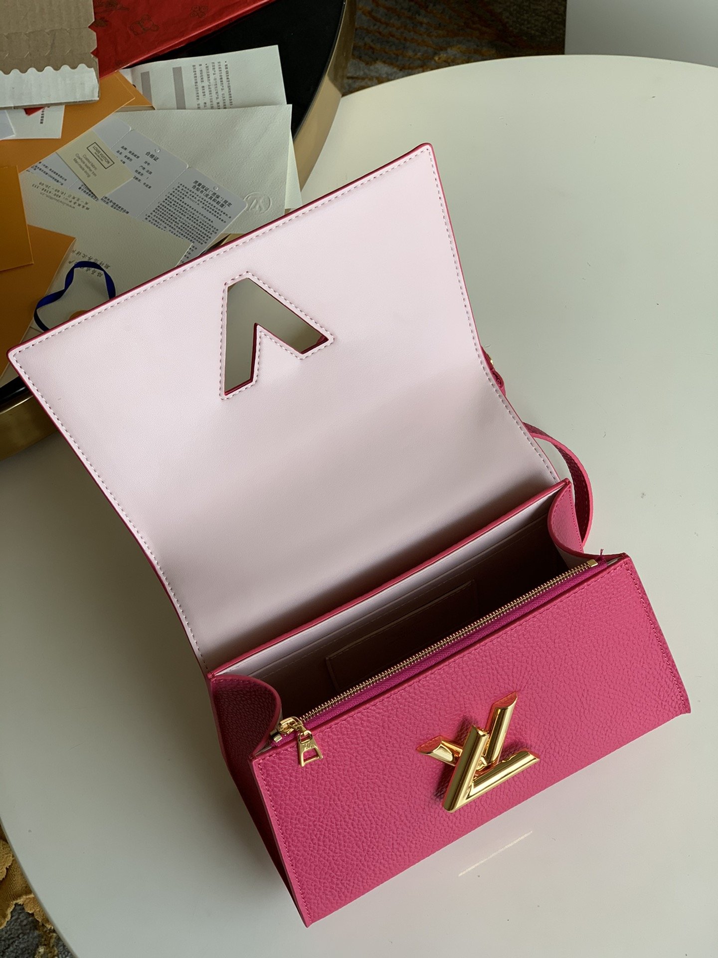 Louis Vuitton Twist One Handle-17.0 x 25.0 x 11CM