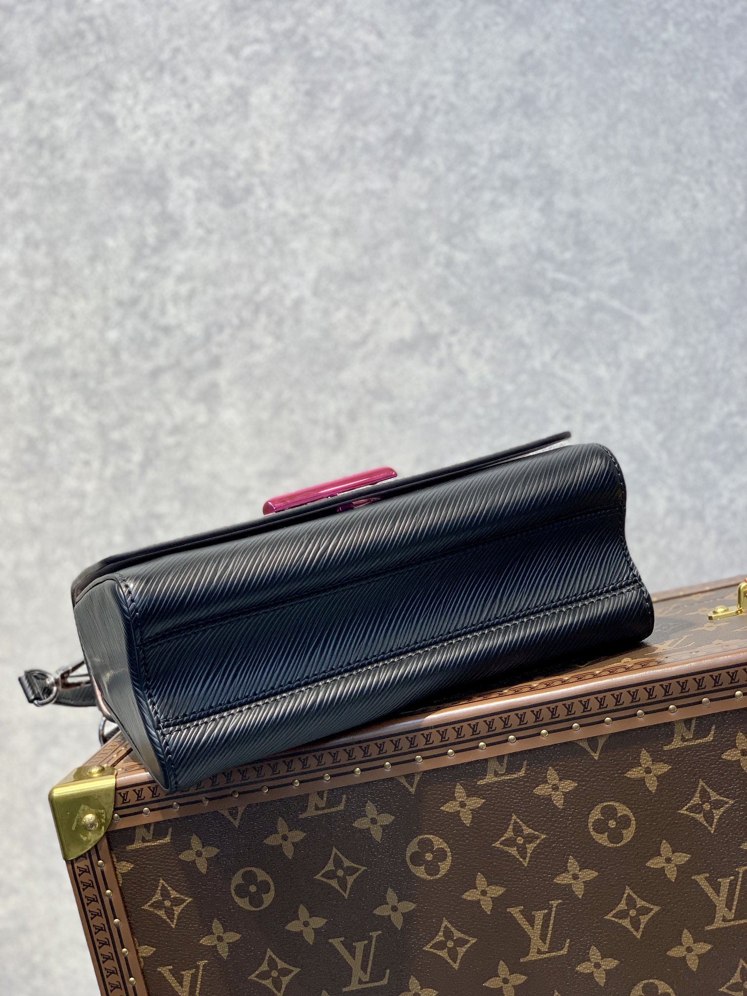 Louis Vuitton Twist MM-23*18*8CM