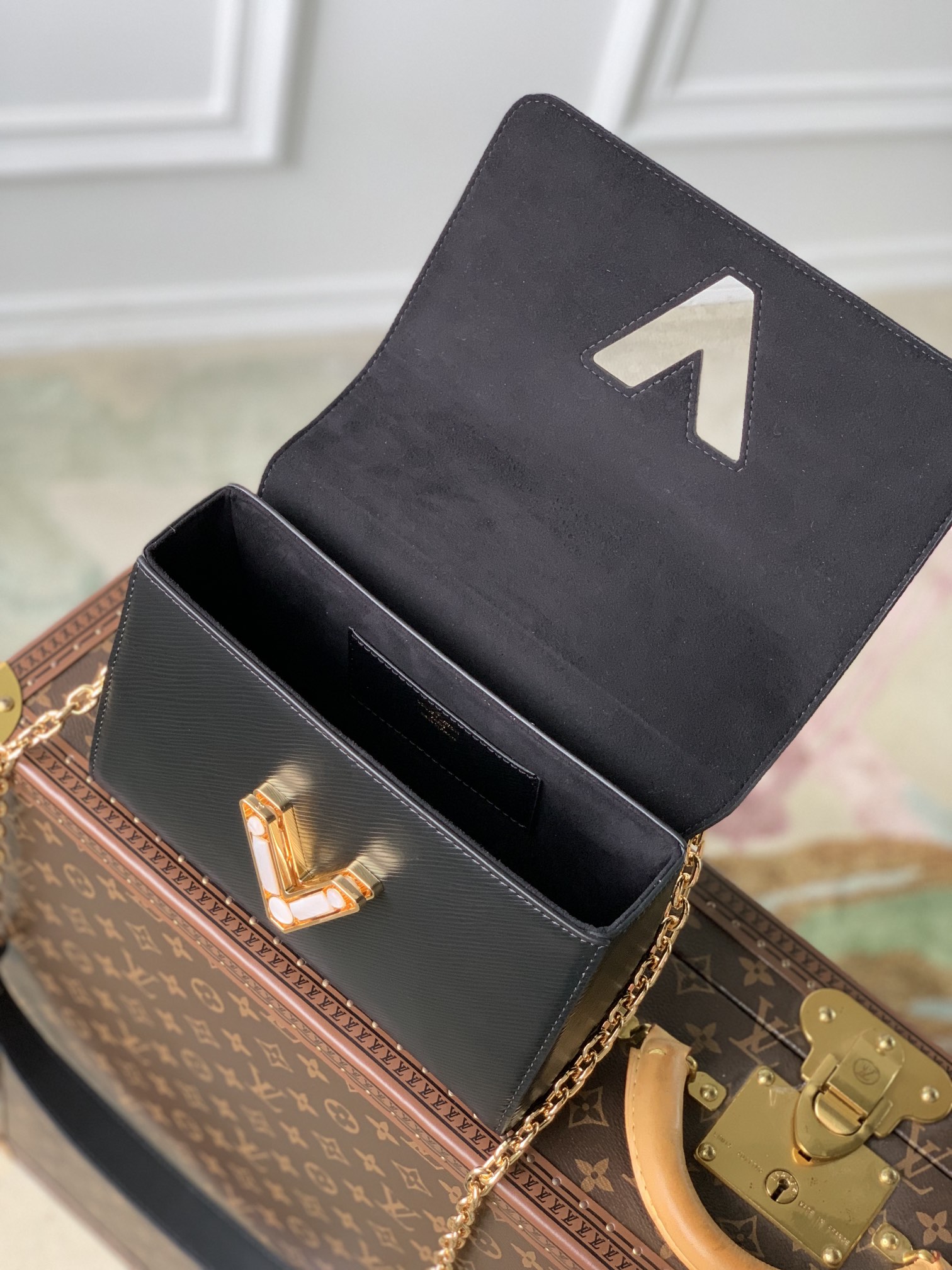 Louis Vuitton Twist MM-23*18*8CM