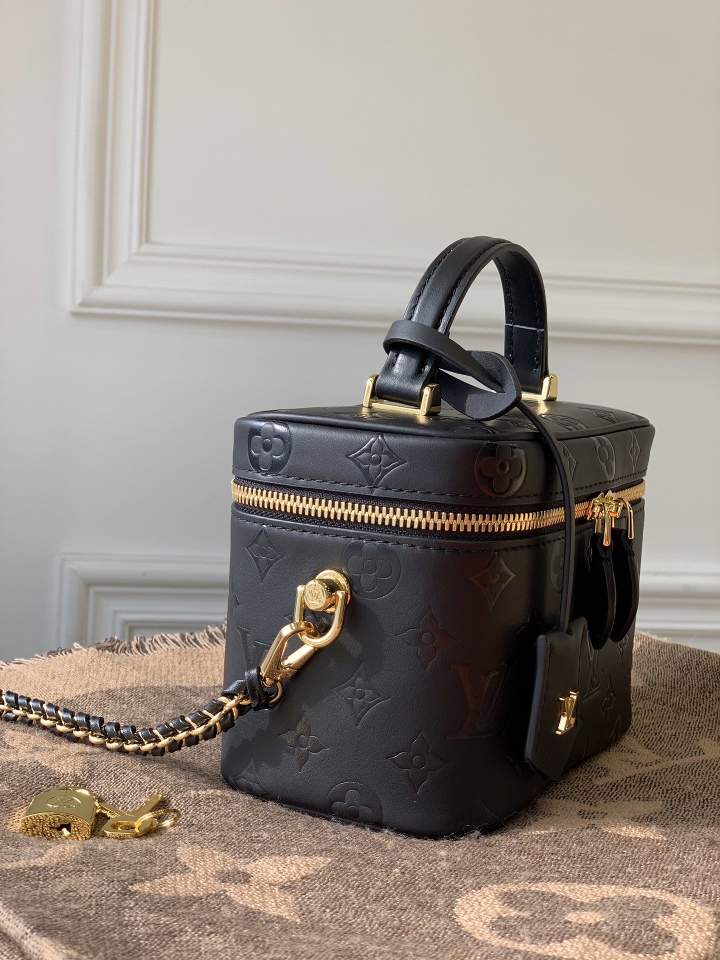 Louis Vuitton Cosmetic Bag M42264-14*19*10CM