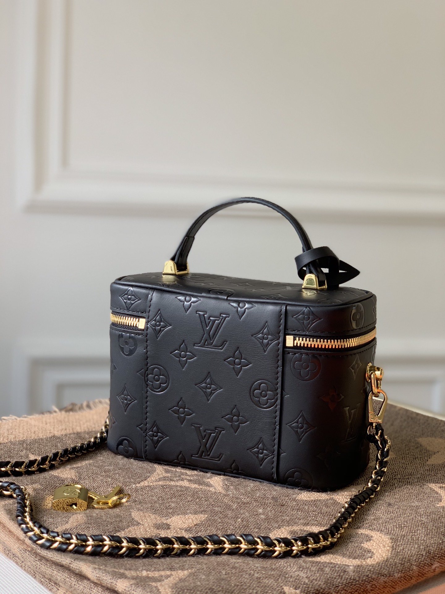 Louis Vuitton Cosmetic Bag M42264-14*19*10CM