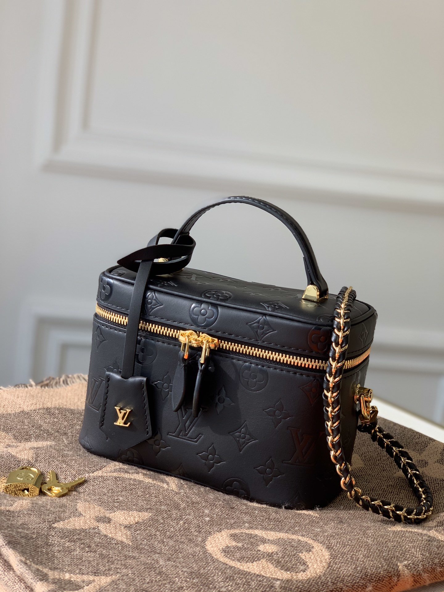 Louis Vuitton Cosmetic Bag M42264-14*19*10CM