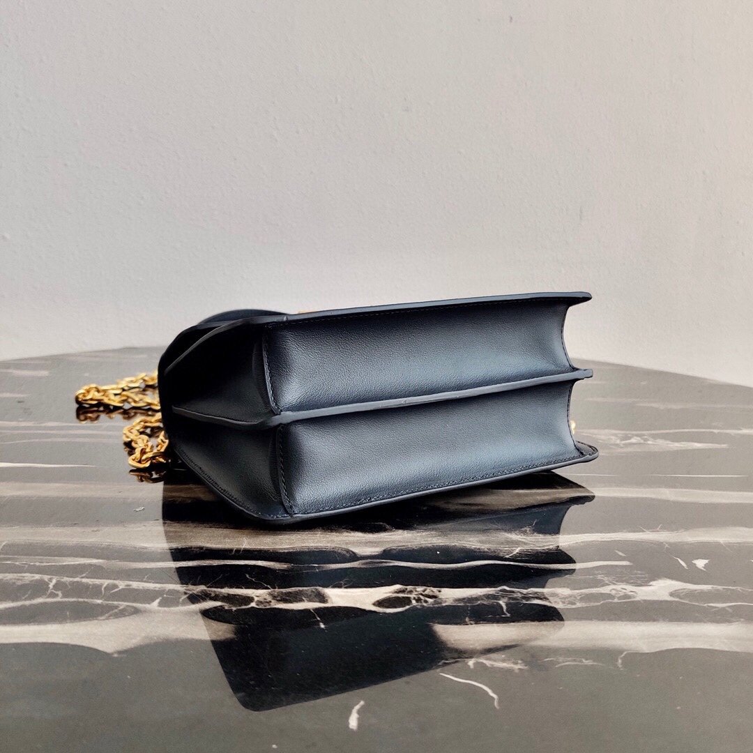 Prada 1BD270 Chain Bag-14*7*20CM