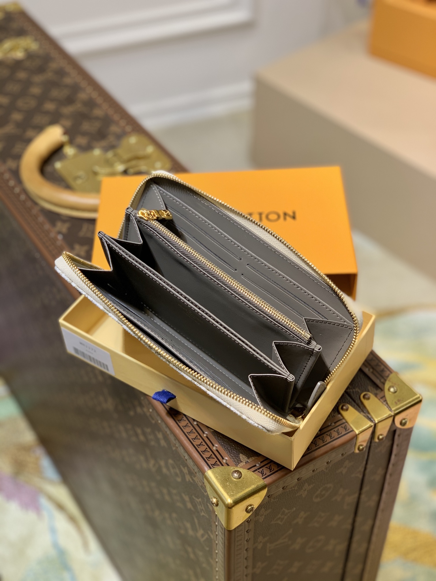 Louis Vuitton Zippy Wallet M81172-20*10CM