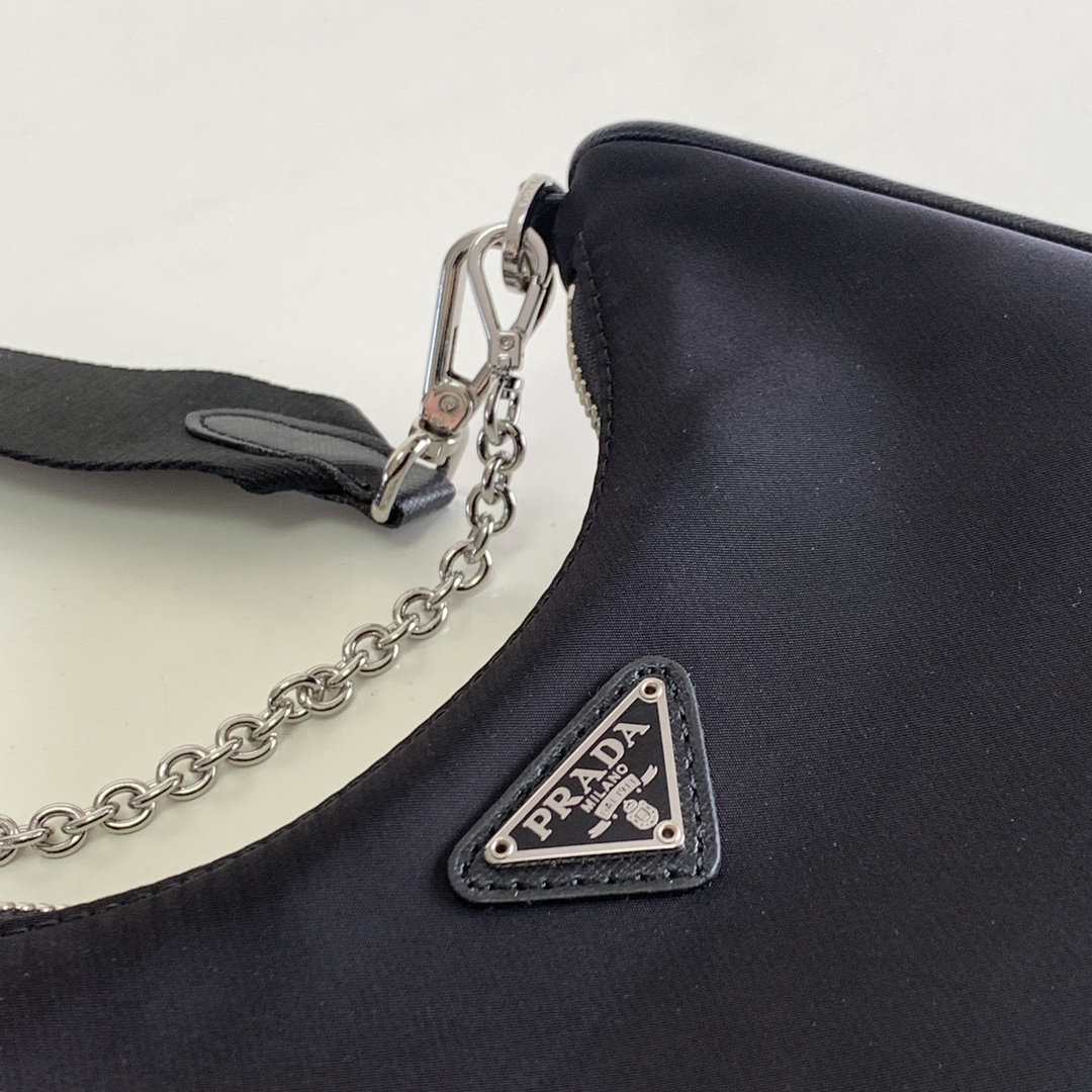 Prada Re-Edition 2005 Nylon Bag-22*12*5CM Prada Re-Edition 2005 Nylon Bag-22*12*5CM