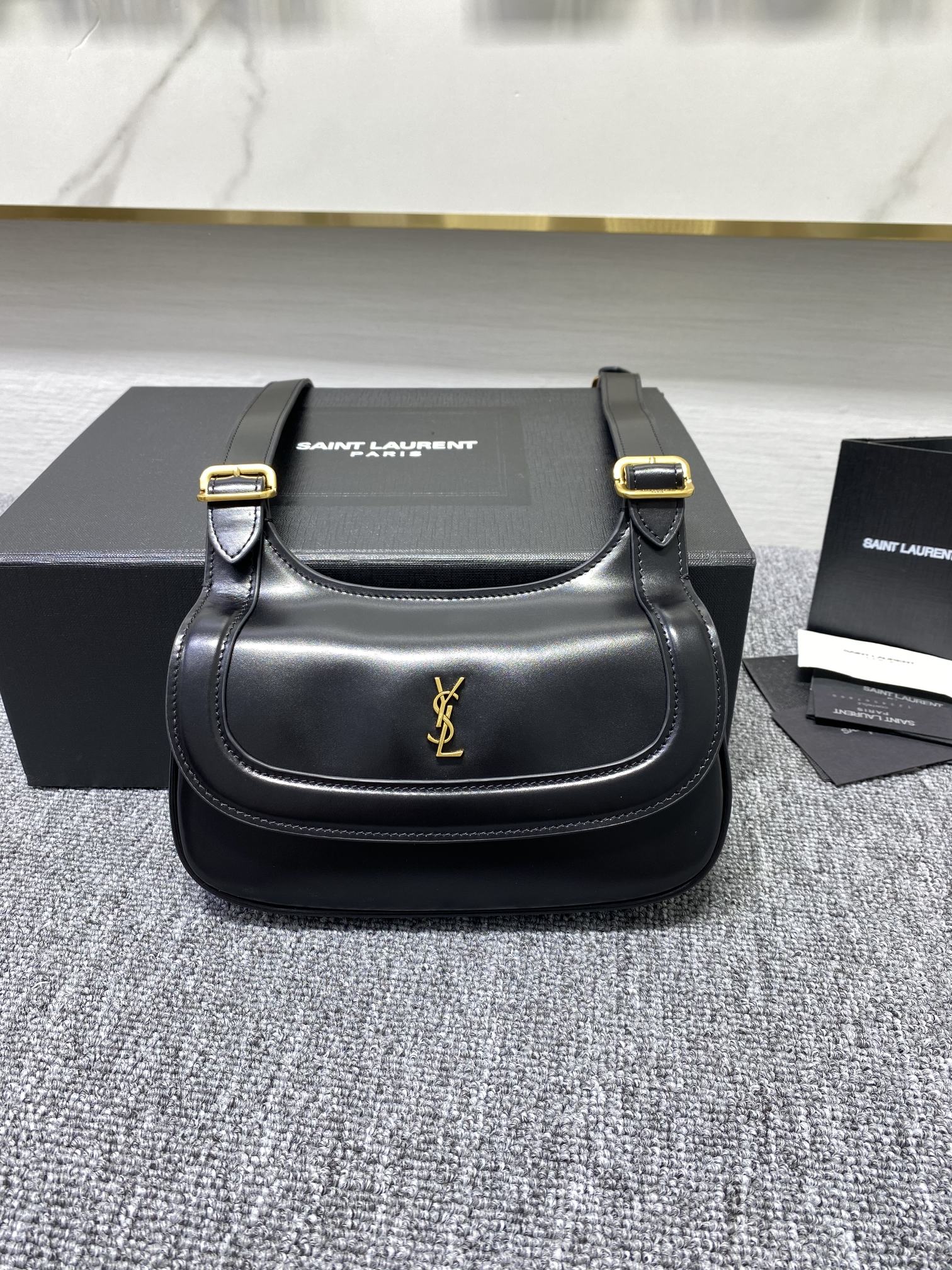 Valentino Charlie Handbags-18.5x13x3.5CM