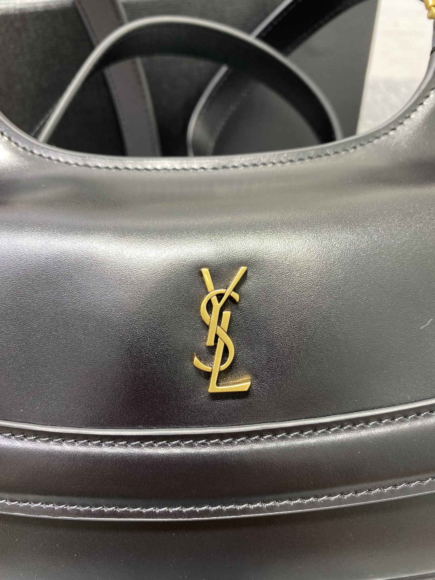 Valentino Charlie Handbags-18.5x13x3.5CM