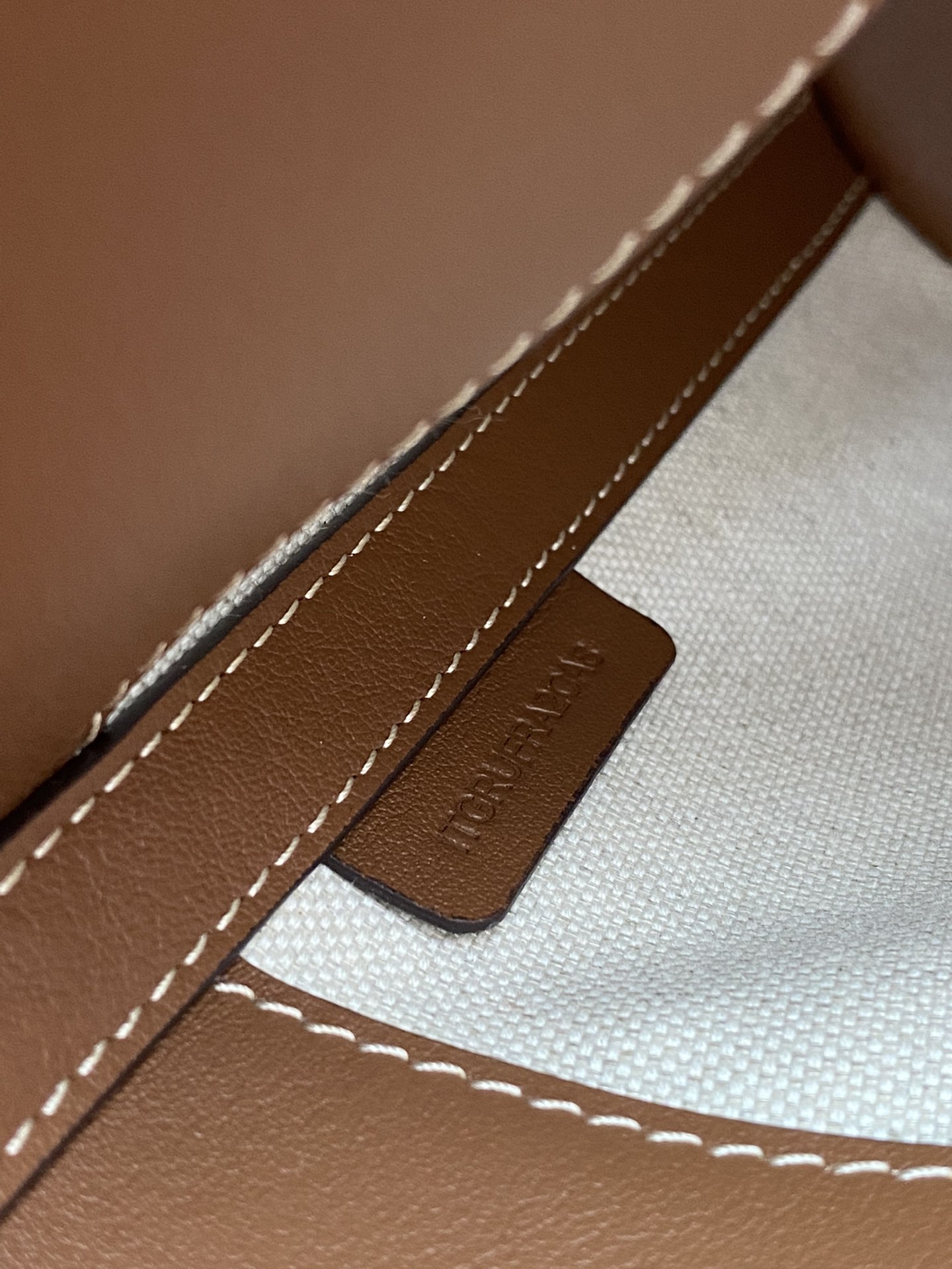 Burberry Pocket Bag-17 x 12 x 26CM