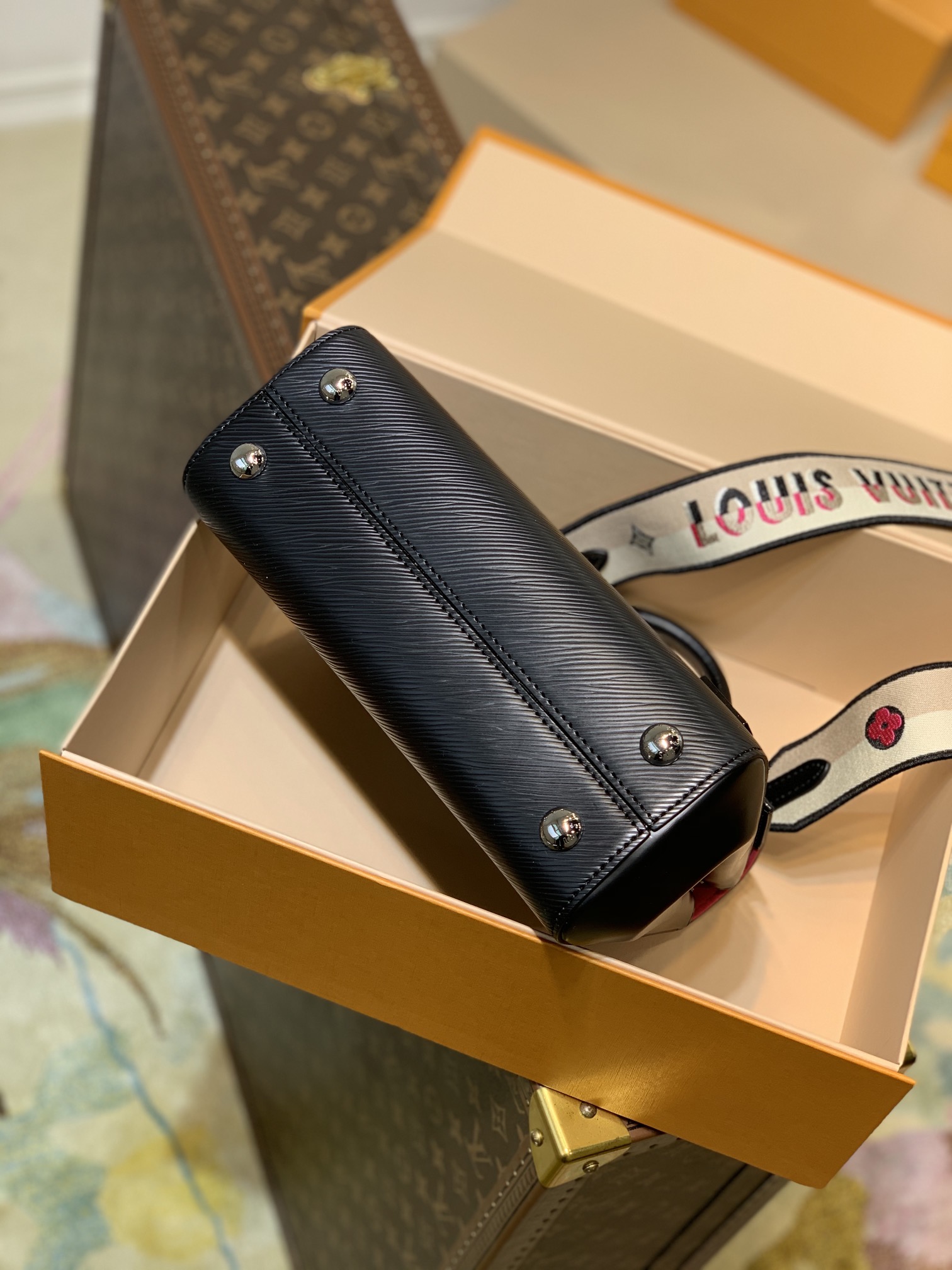 Louis Vuitton Cluny BB Handbags-M41305-28*19*11CM Louis Vuitton Cluny BB Handbags-M41305-28*19*11CM