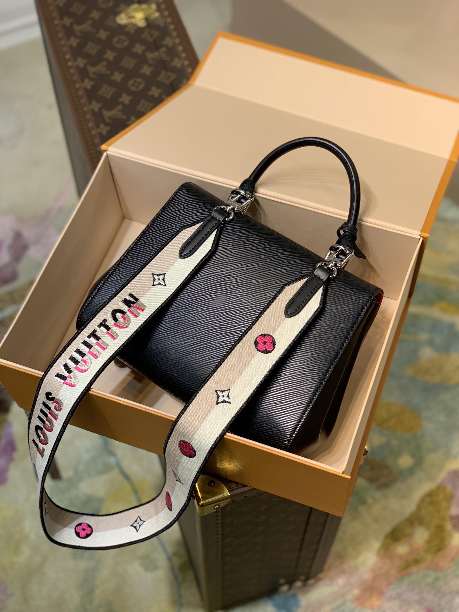 Louis Vuitton Cluny BB Handbags-M41305-28*19*11CM