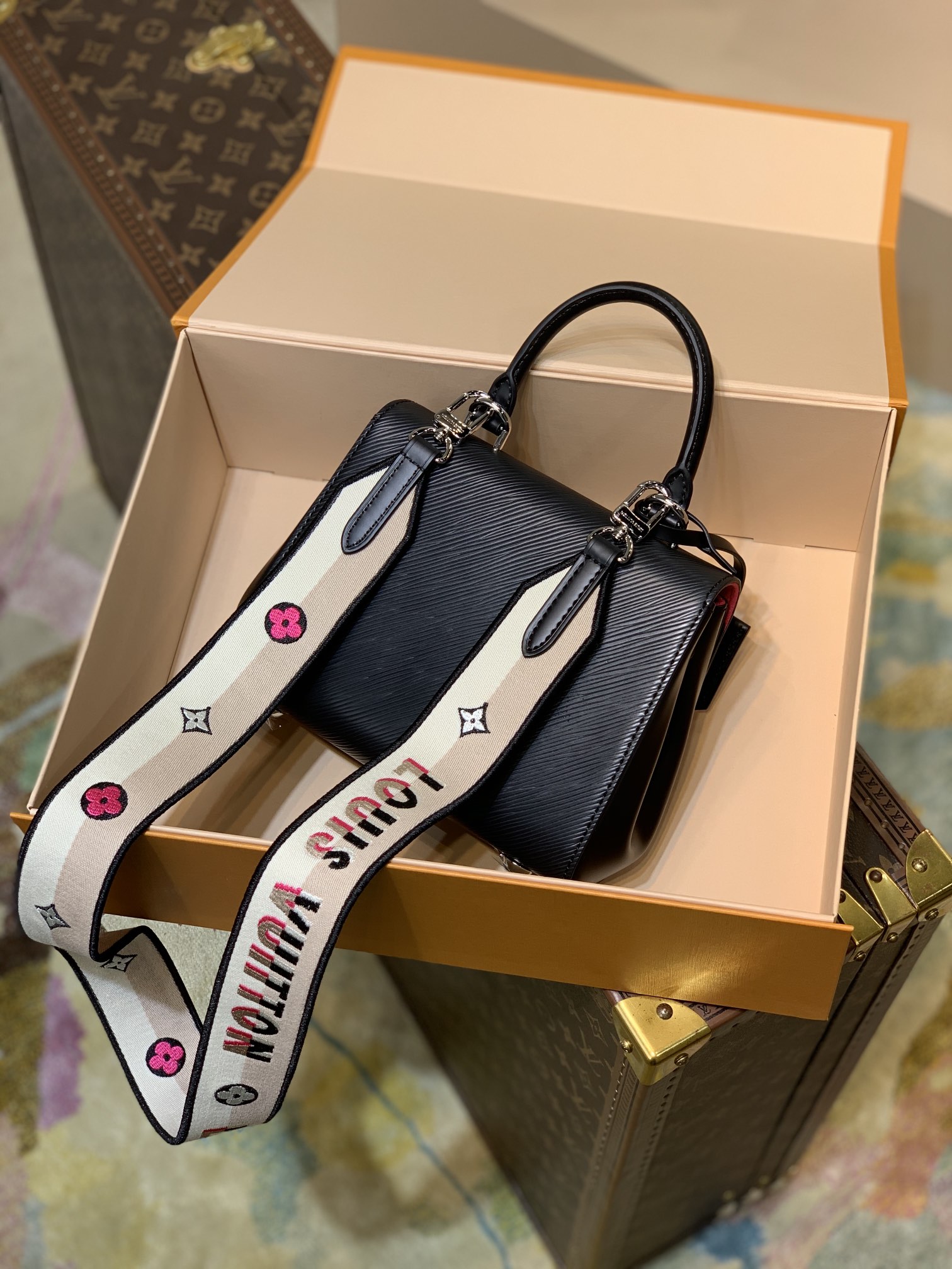 Louis Vuitton Cluny Handbags-M58931-20*16*7.5CM