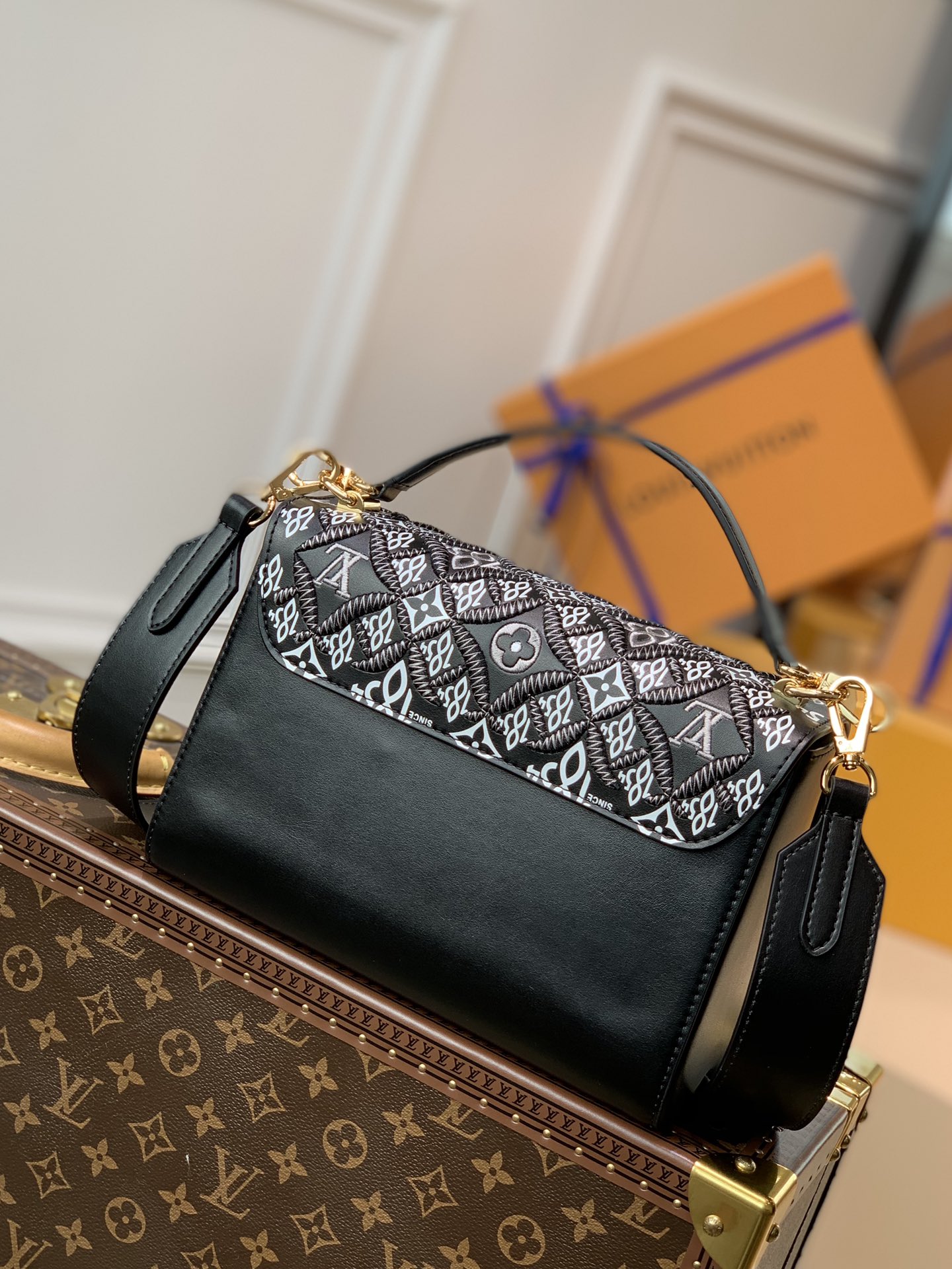 Louis Vuitton Twist MM-23*18*8CM