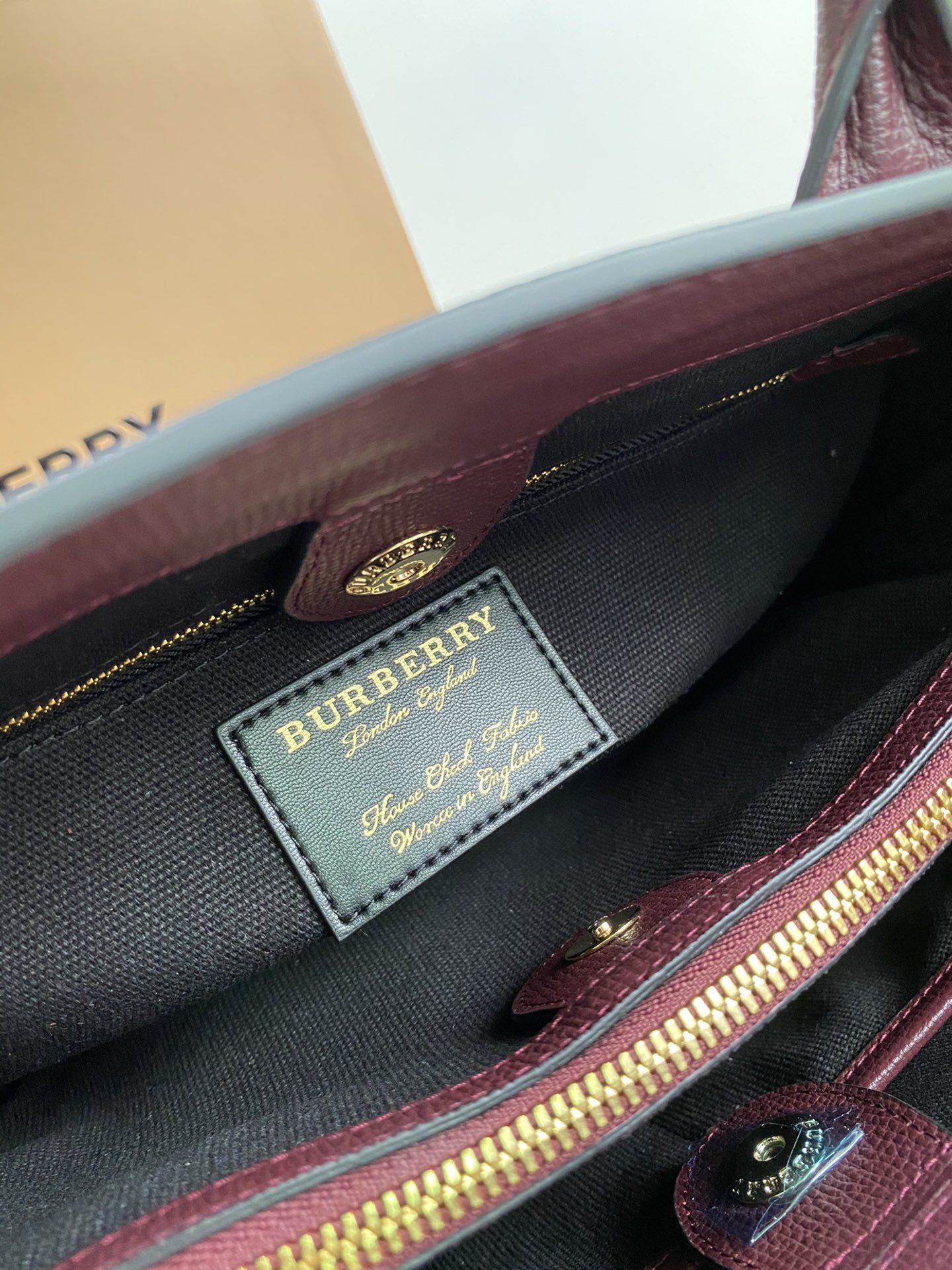 Burberry The Banner-34*16*25CM