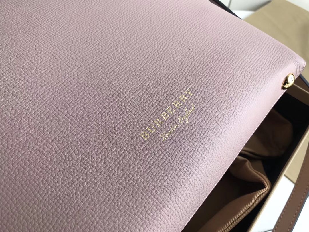 Burberry The Banner-34*16*25CM