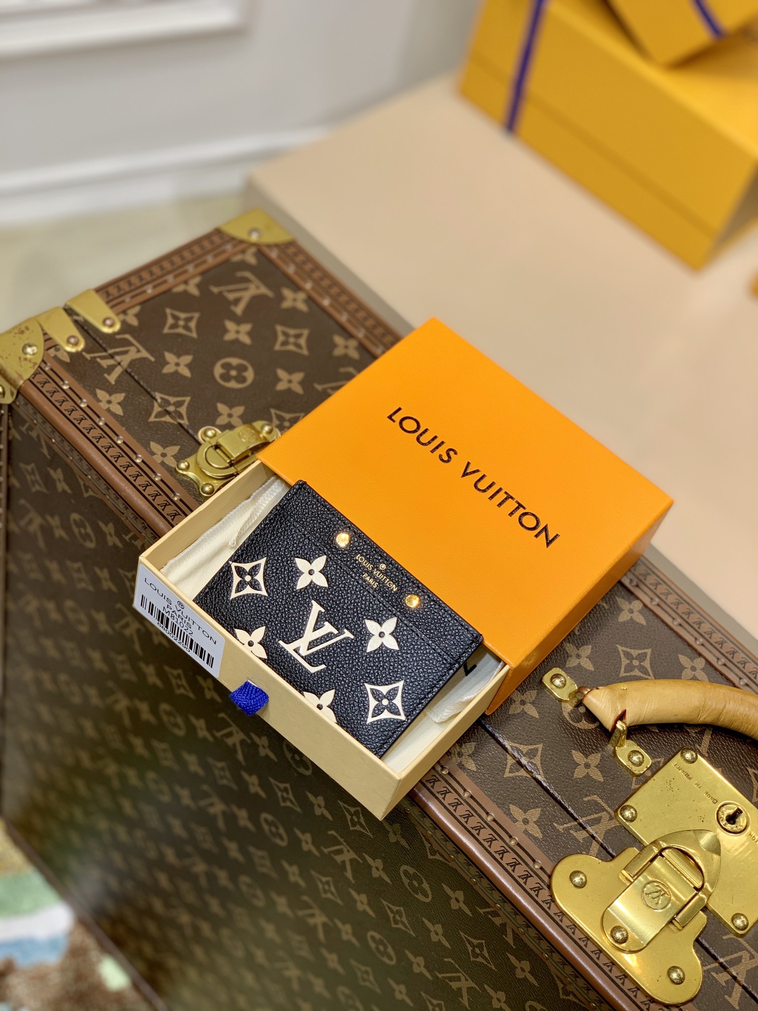 Louis Vuitton Card Holder M81022-11.0 x 7.5 x 0.4CM