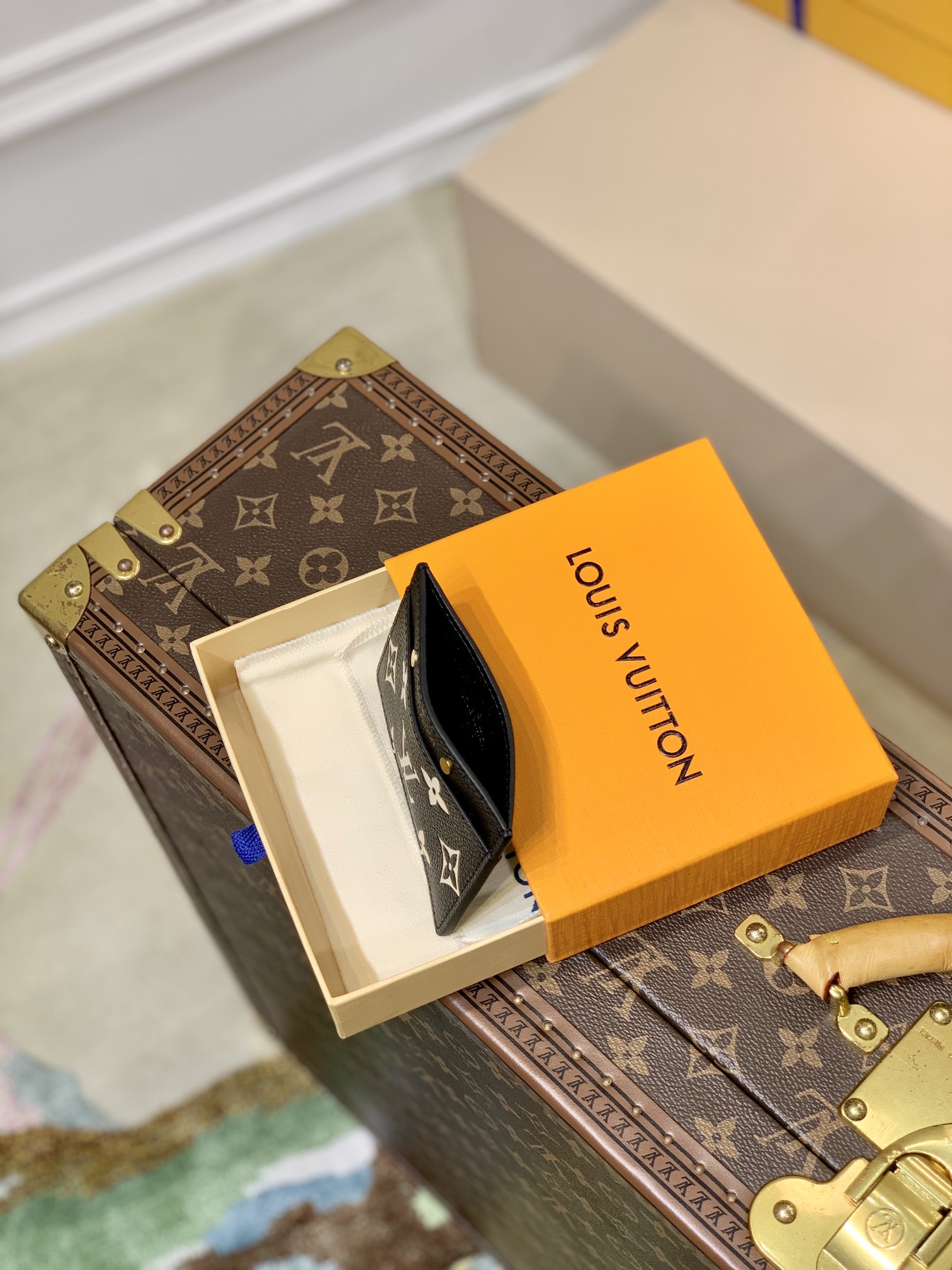 Louis Vuitton Card Holder M81022-11.0 x 7.5 x 0.4CM