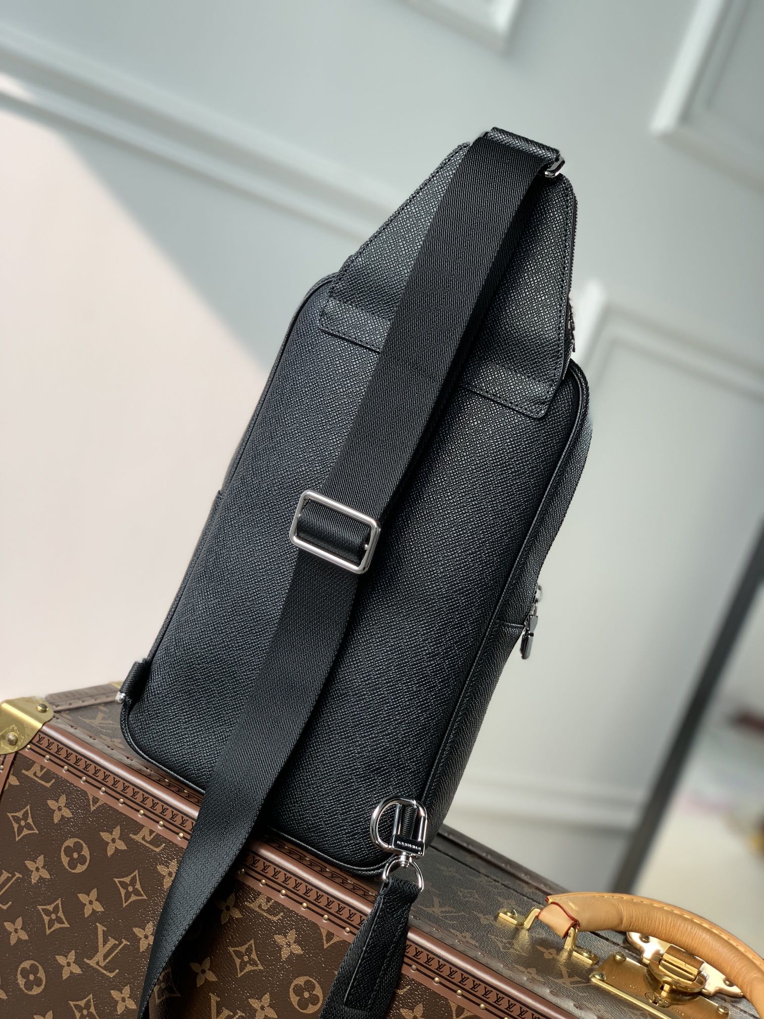 Louis Vuitton Damier Graphite Avenue Bag-20 *31 x*10CM