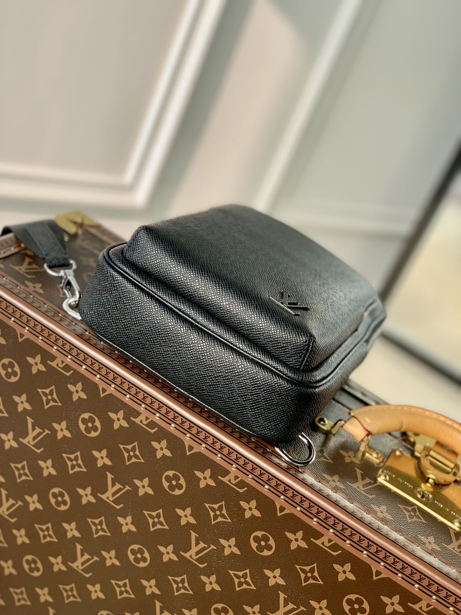 Louis Vuitton Damier Graphite Avenue Bag-20 *31 x*10CM