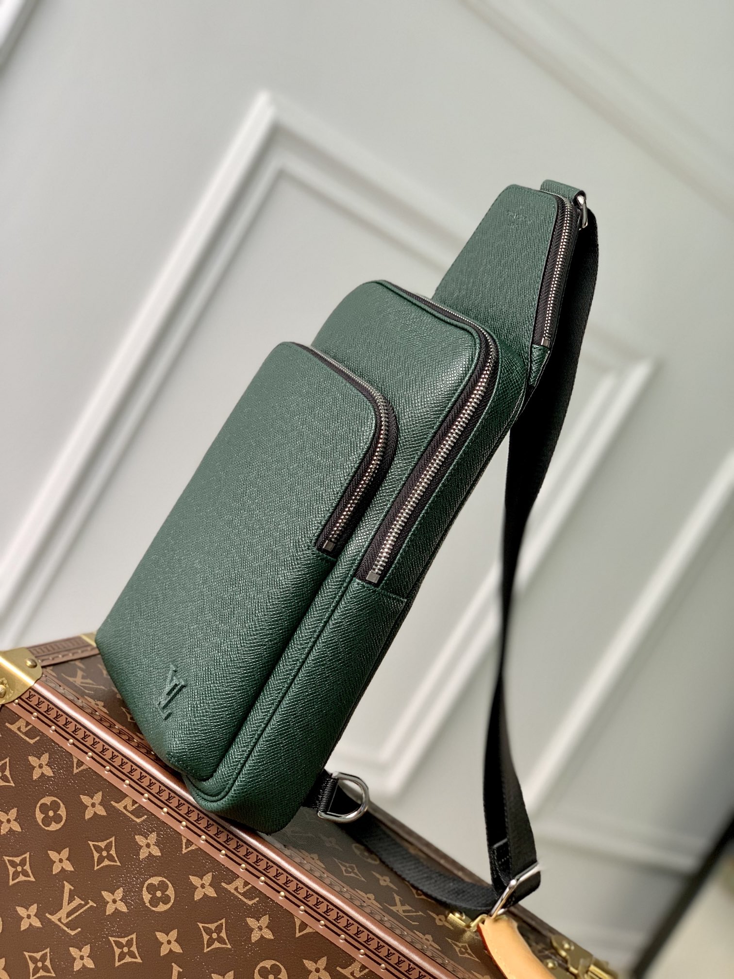 Louis Vuitton Damier Graphite Avenue Bag-20 *31 x*10CM
