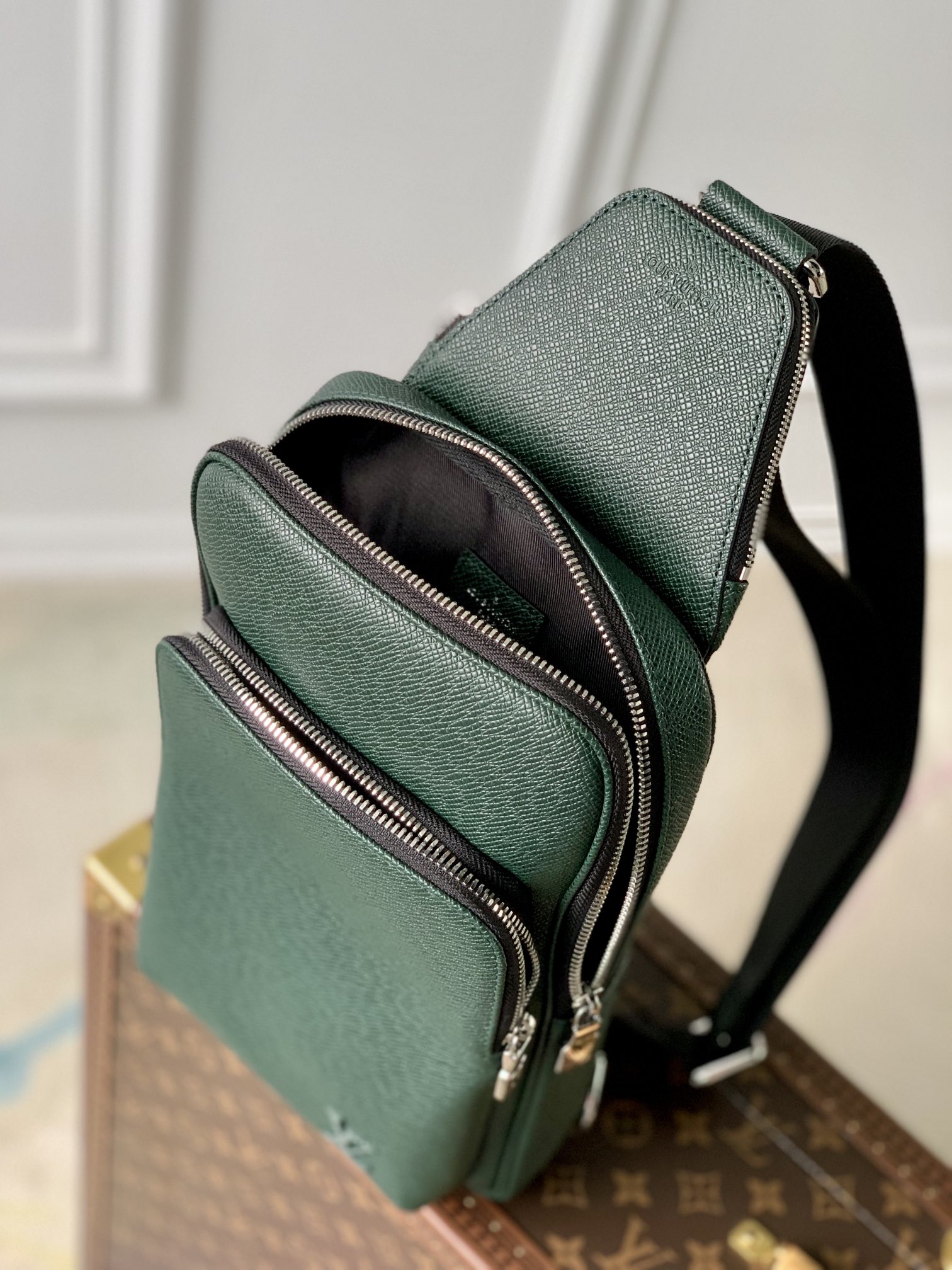 Louis Vuitton Damier Graphite Avenue Bag-20 *31 x*10CM
