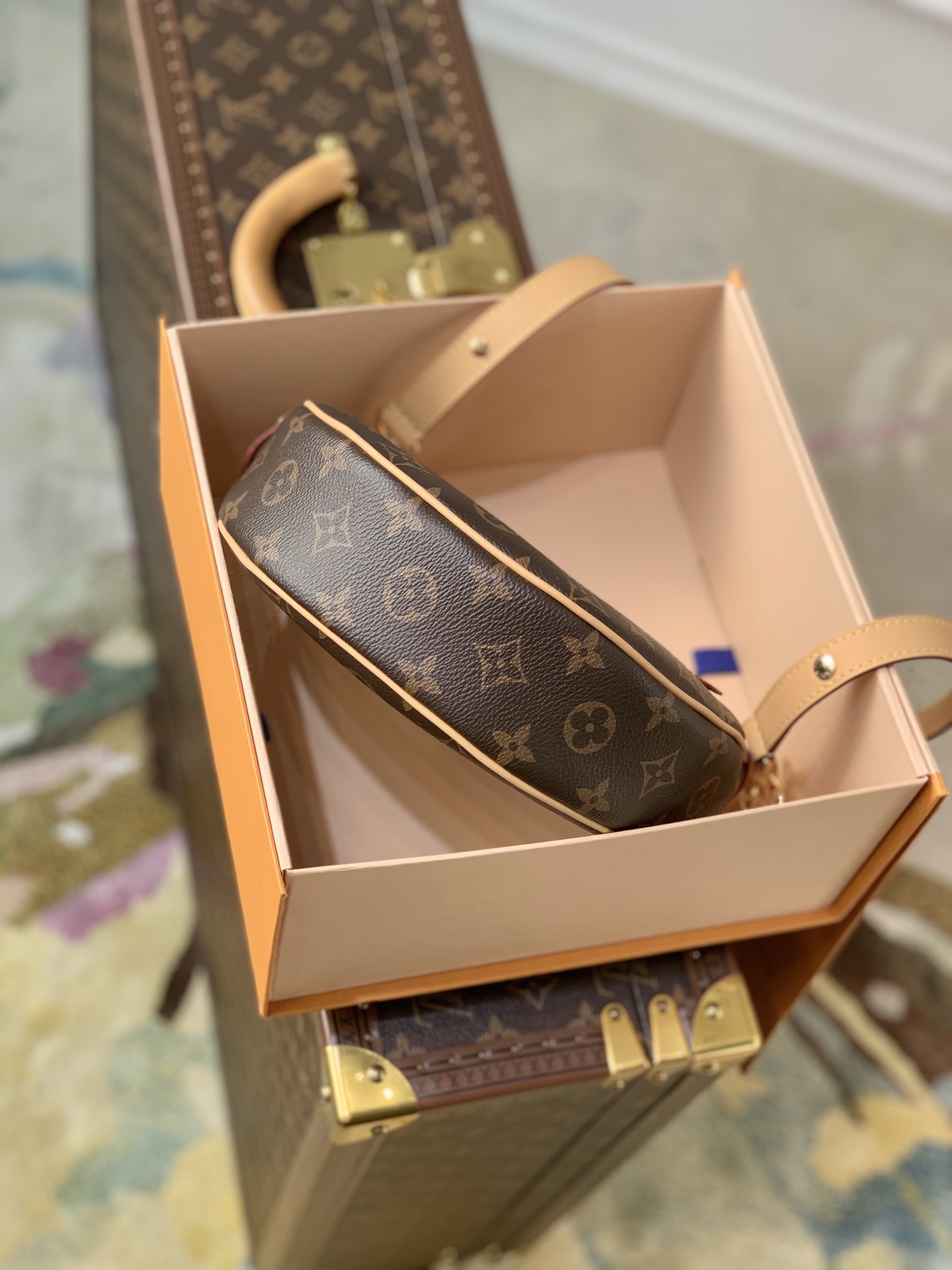 Louis Vuitton Odeon Handbags-M44036-24*22*6CM Louis Vuitton Odeon Handbags-M44036-24*22*6CM