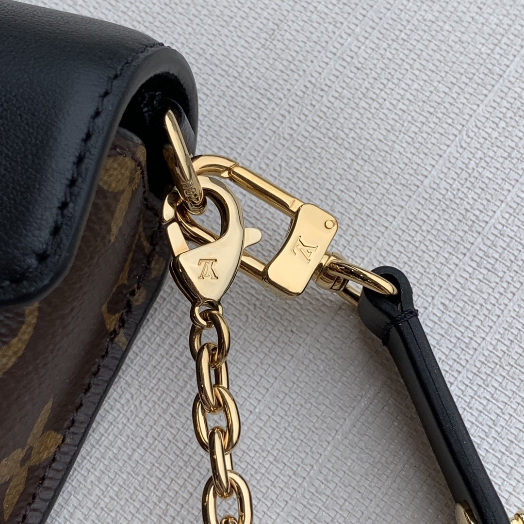 Louis Vuitton Padlock on Strap-19×11×3CM Louis Vuitton Padlock on Strap-19×11×3CM