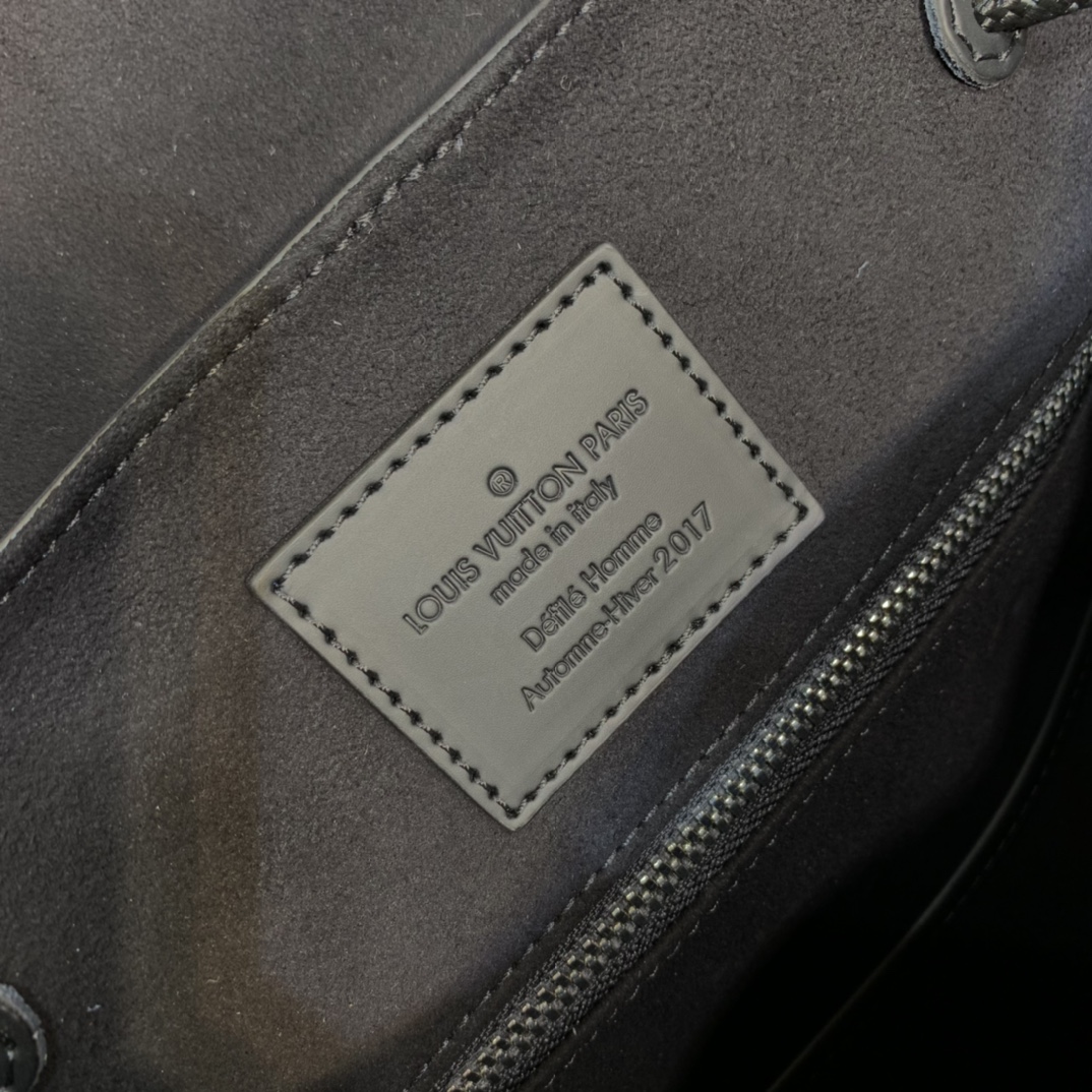 Louis Vuitton SupremeBackpack-M41379-34*13*47CM