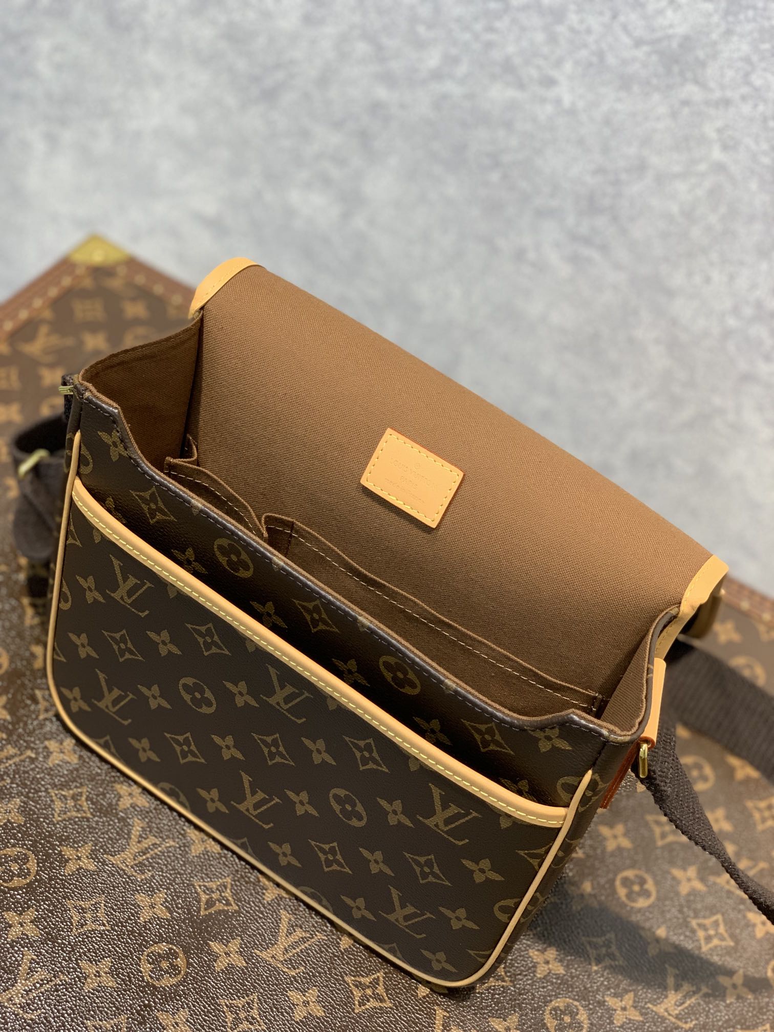 Louis Vuitton M40106 Vintage Bag-25×9×21CM