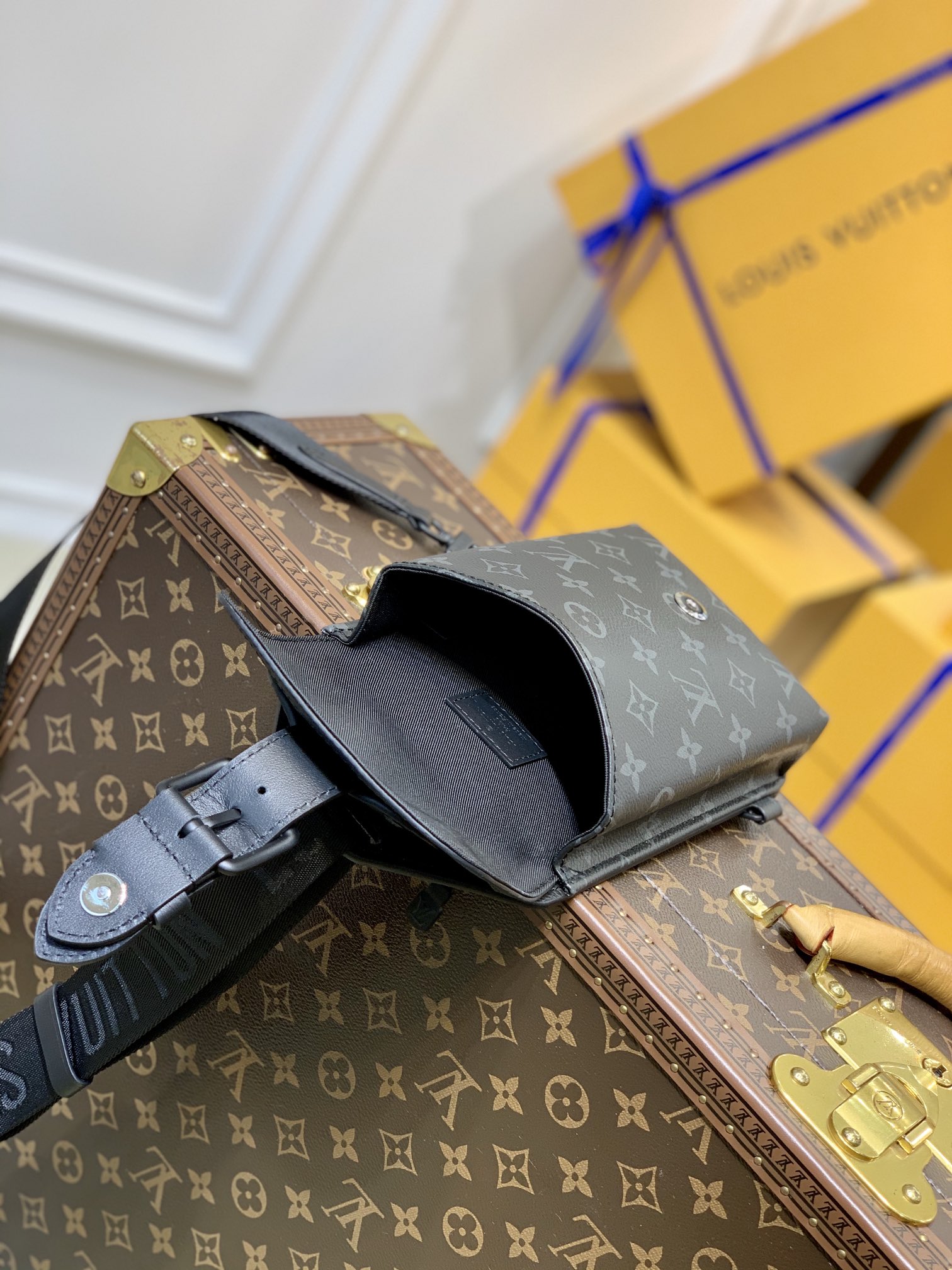 Louis Vuitton M45912 Saumur Crossboby Bag-13*18*3.5CM Louis Vuitton M45912 Saumur Crossboby Bag-13*18*3.5CM