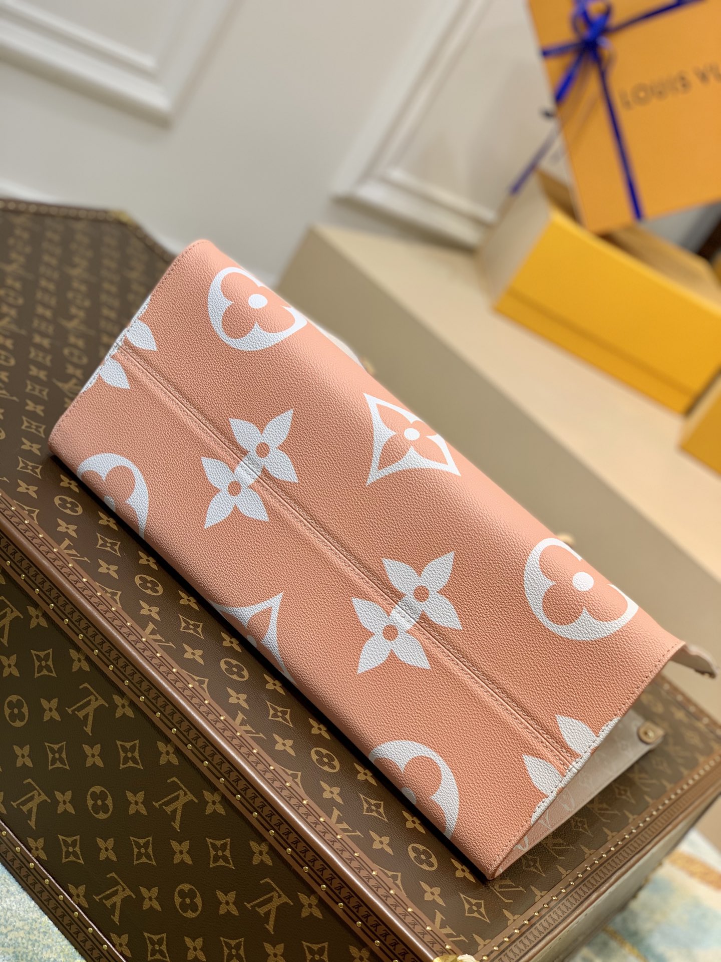 Louis Vuitton By The Pooll Onthego Handbag-35*27*14CM
