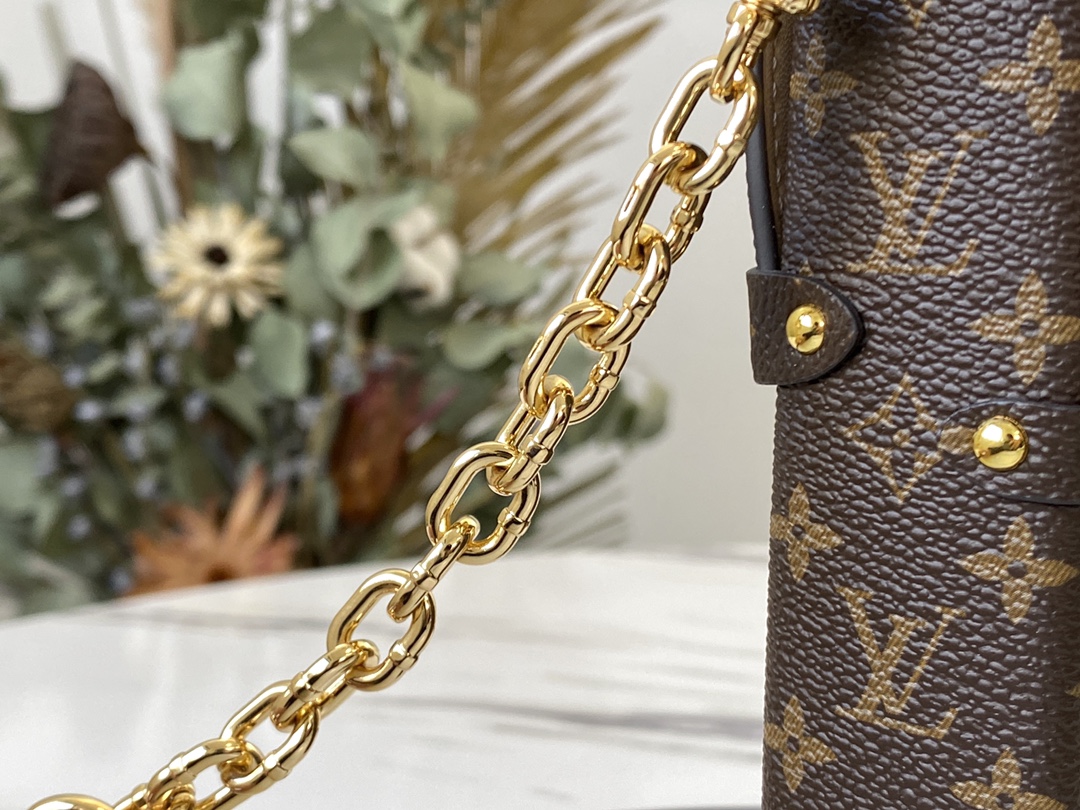 Louis Vuitton Trunk Vertical-11*17.5*3.5CM
