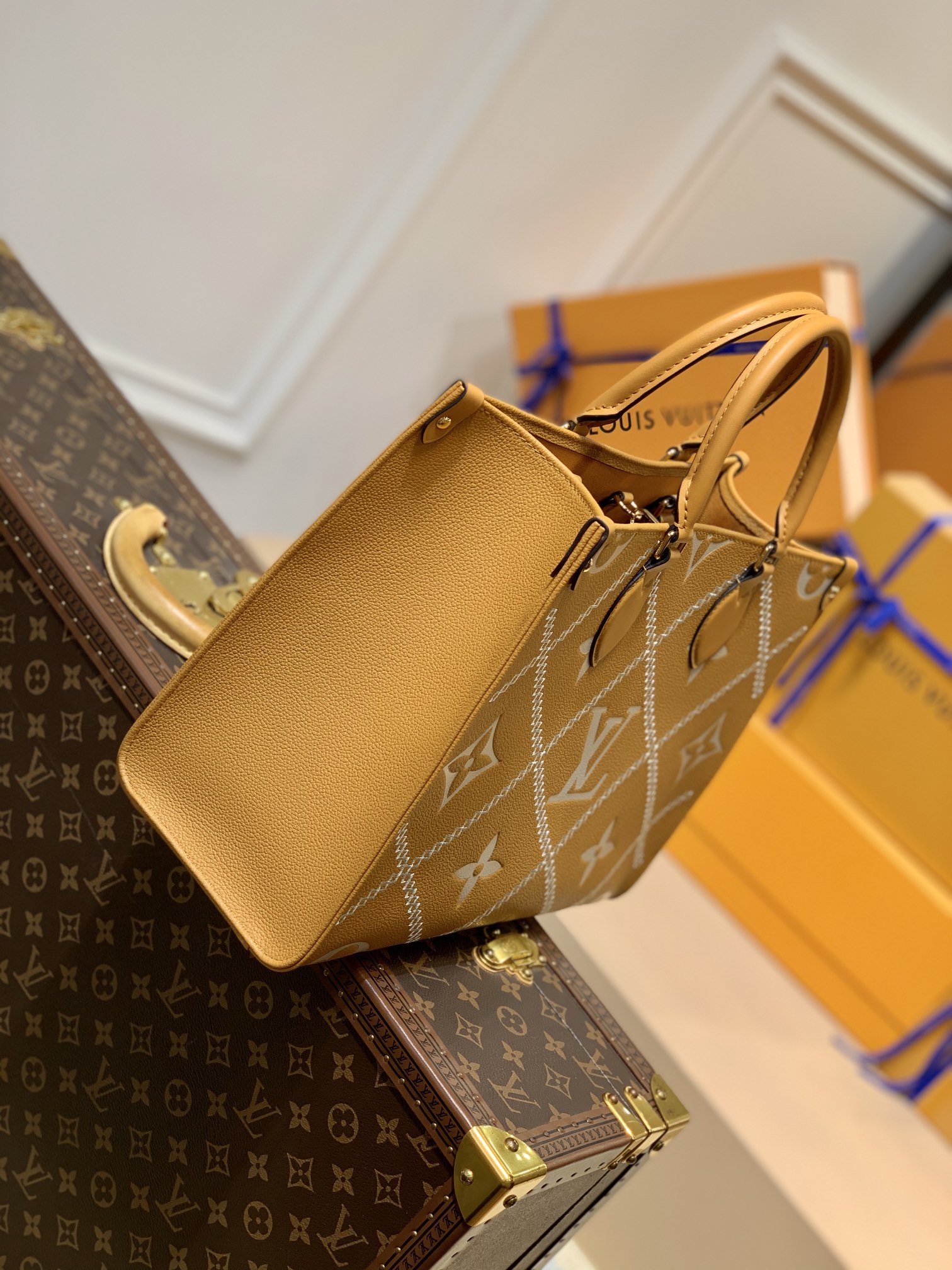 Louis Vuitton By The Pooll Onthego Handbag-35*27*14CM