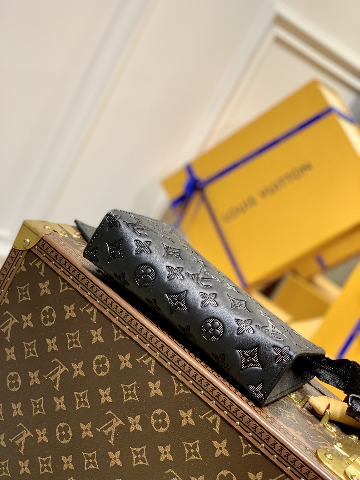 Louis Vuitton M81115 Gaston Wearable Wallet -22*14.5*4.5M