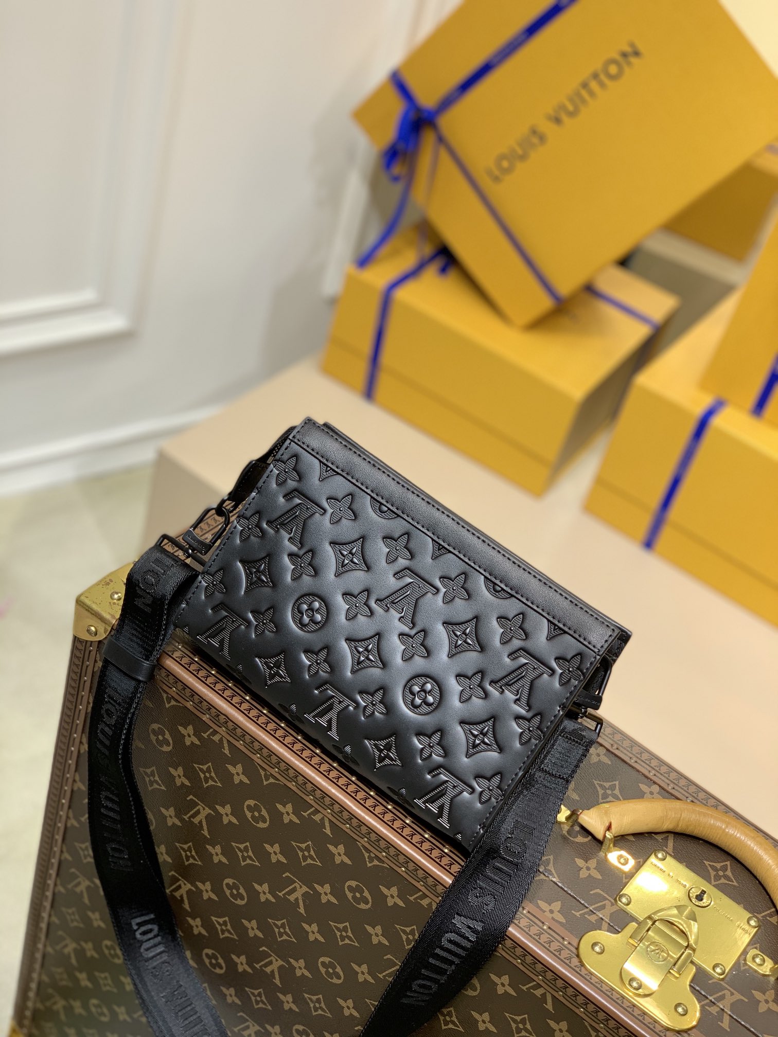 Louis Vuitton M81115 Gaston Wearable Wallet -22*14.5*4.5M