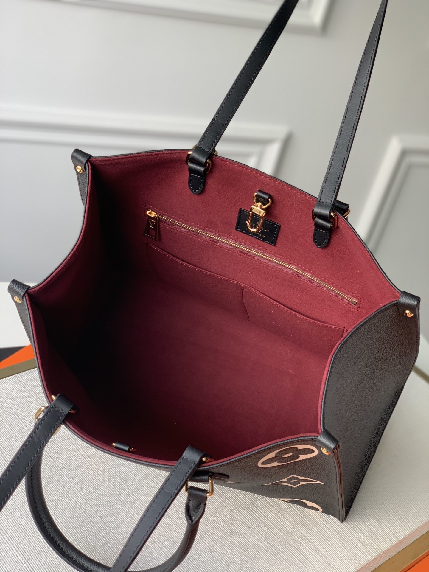 Louis Vuitton Small Onthego Handbag-35*28*15CM