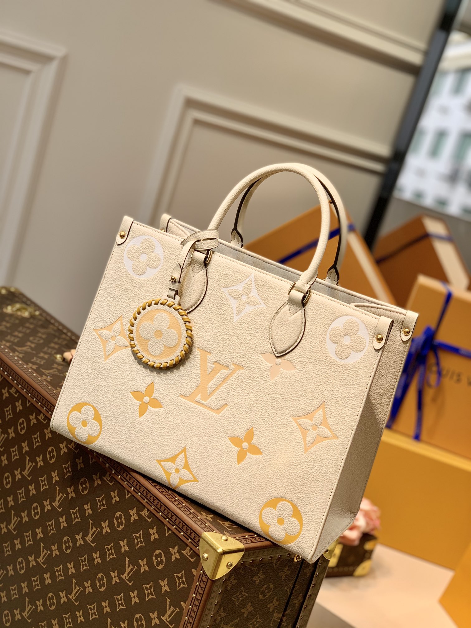 Louis Vuitton By The Pooll Onthego Handbag-35*27*14CM