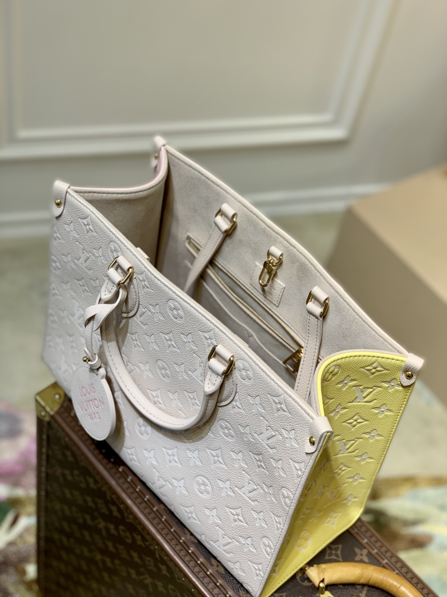 Louis Vuitton Spring in the City Onthego Handbag-35*27*14CM
