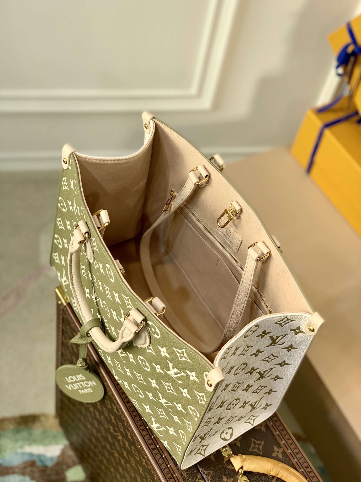 Louis Vuitton Spring in the City Onthego Handbag-35*27*14CM
