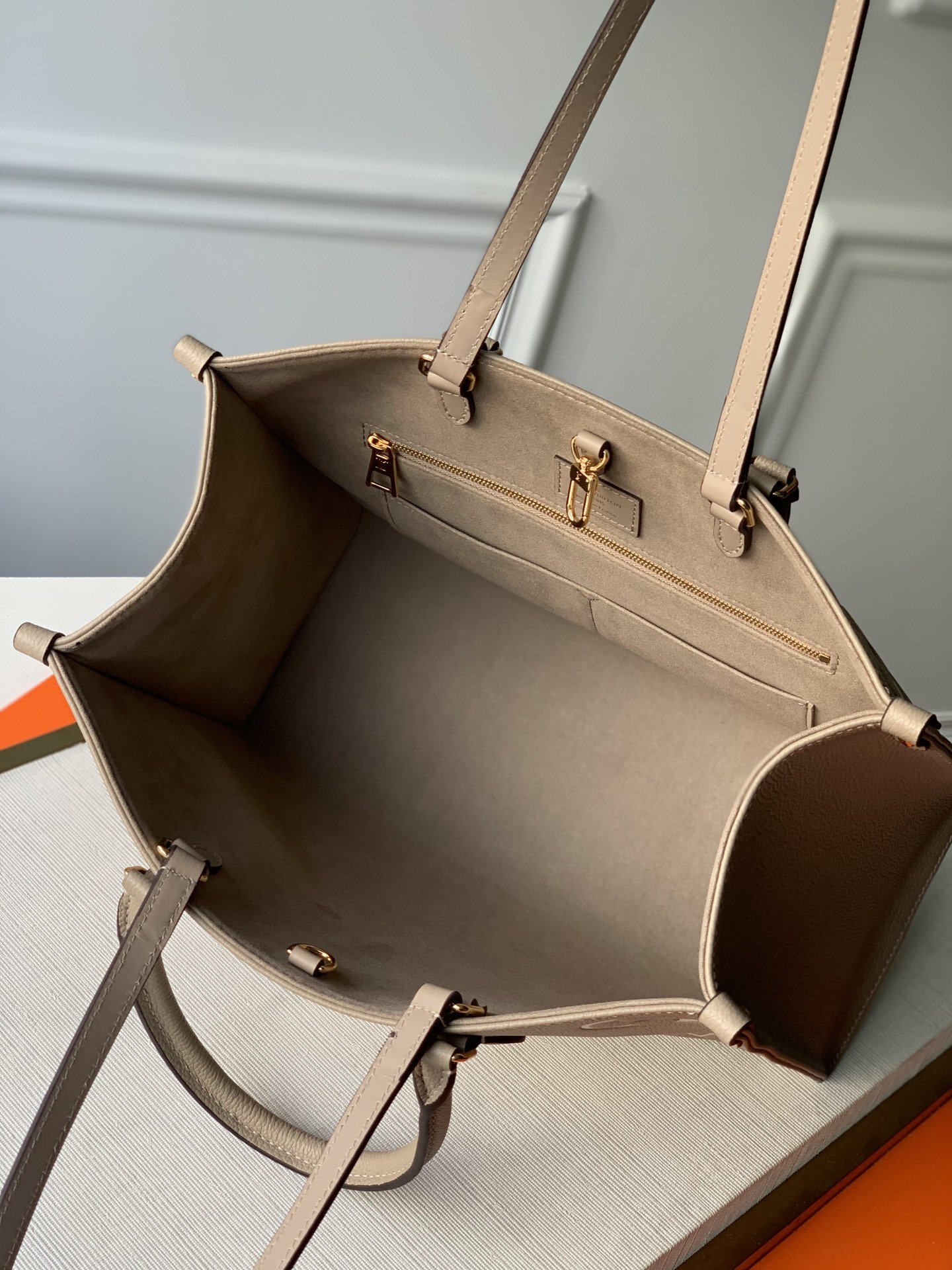 Louis Vuitton Small Onthego Handbag-35*28*15CM