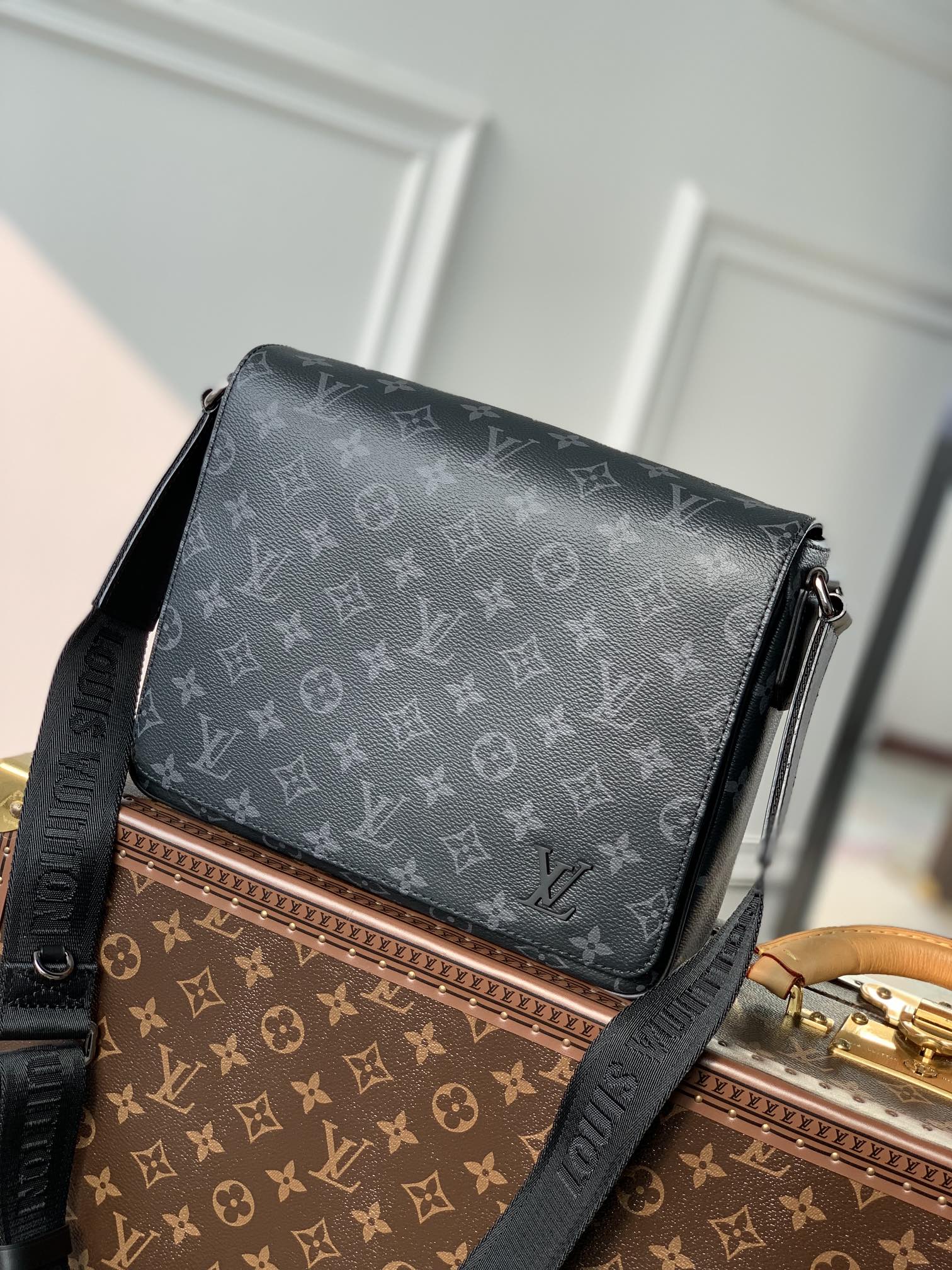 Louis Vuitton District Messenger Bag-M46255-26*20*7CM