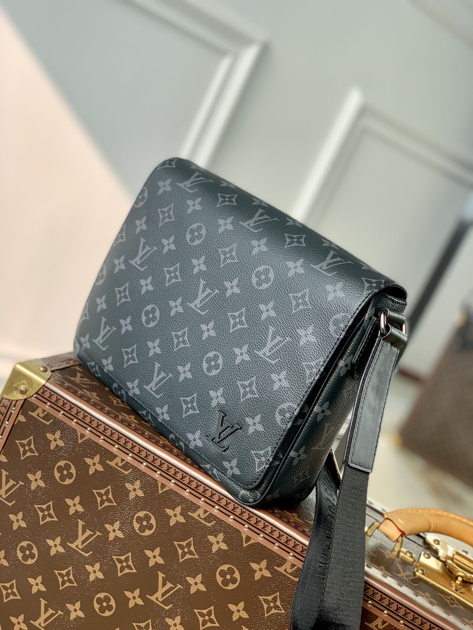 Louis Vuitton District Messenger Bag-M46255-26*20*7CM