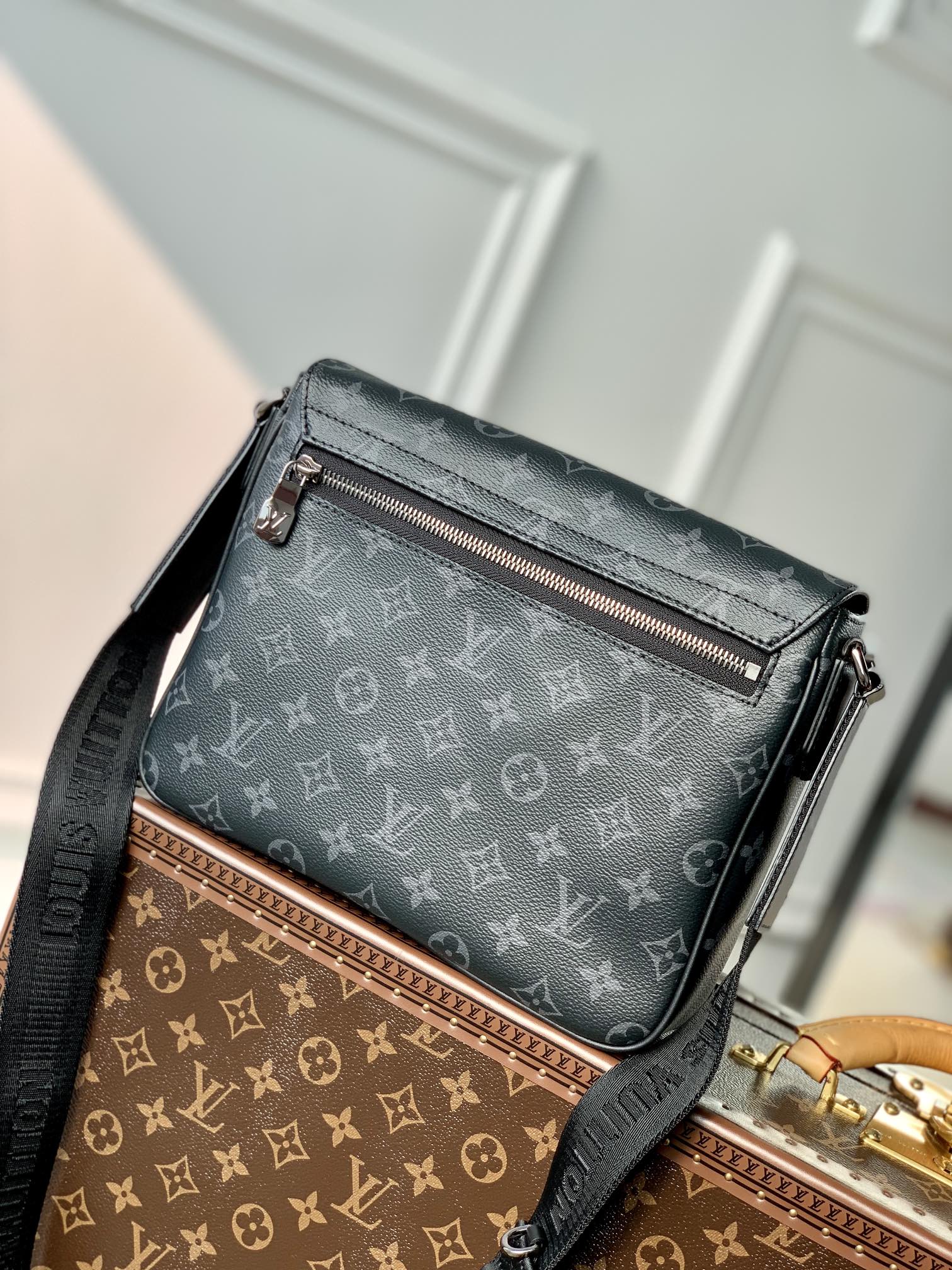 Louis Vuitton District Messenger Bag-M46255-26*20*7CM