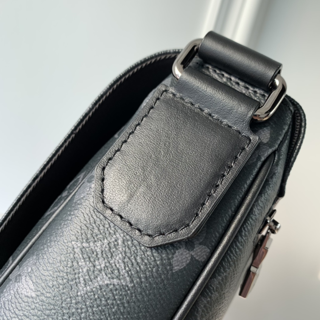 Louis Vuitton District Messenger Bag-M46255-26*20*7CM