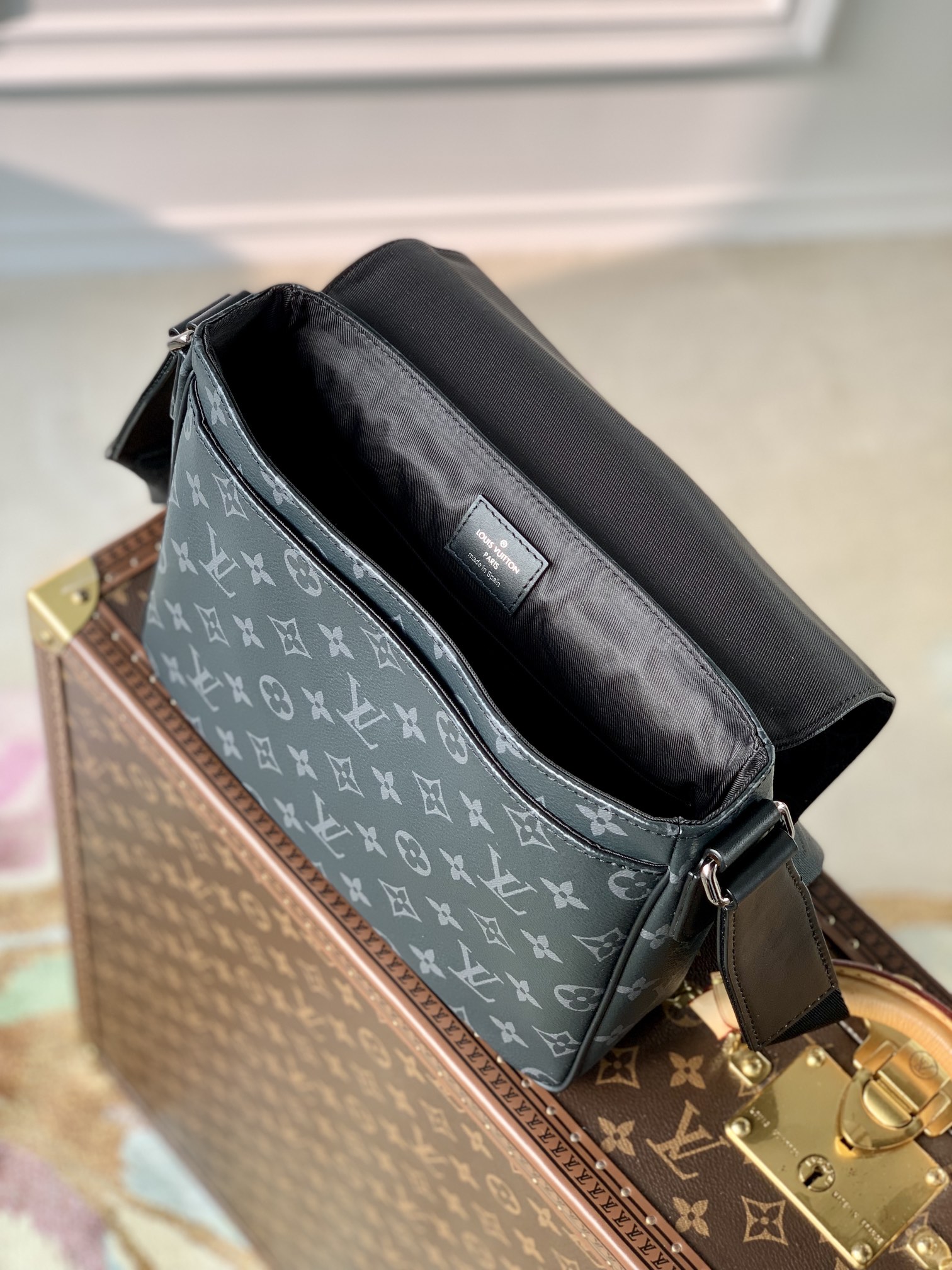 Louis Vuitton District Messenger Bag-M46255-26*20*7CM