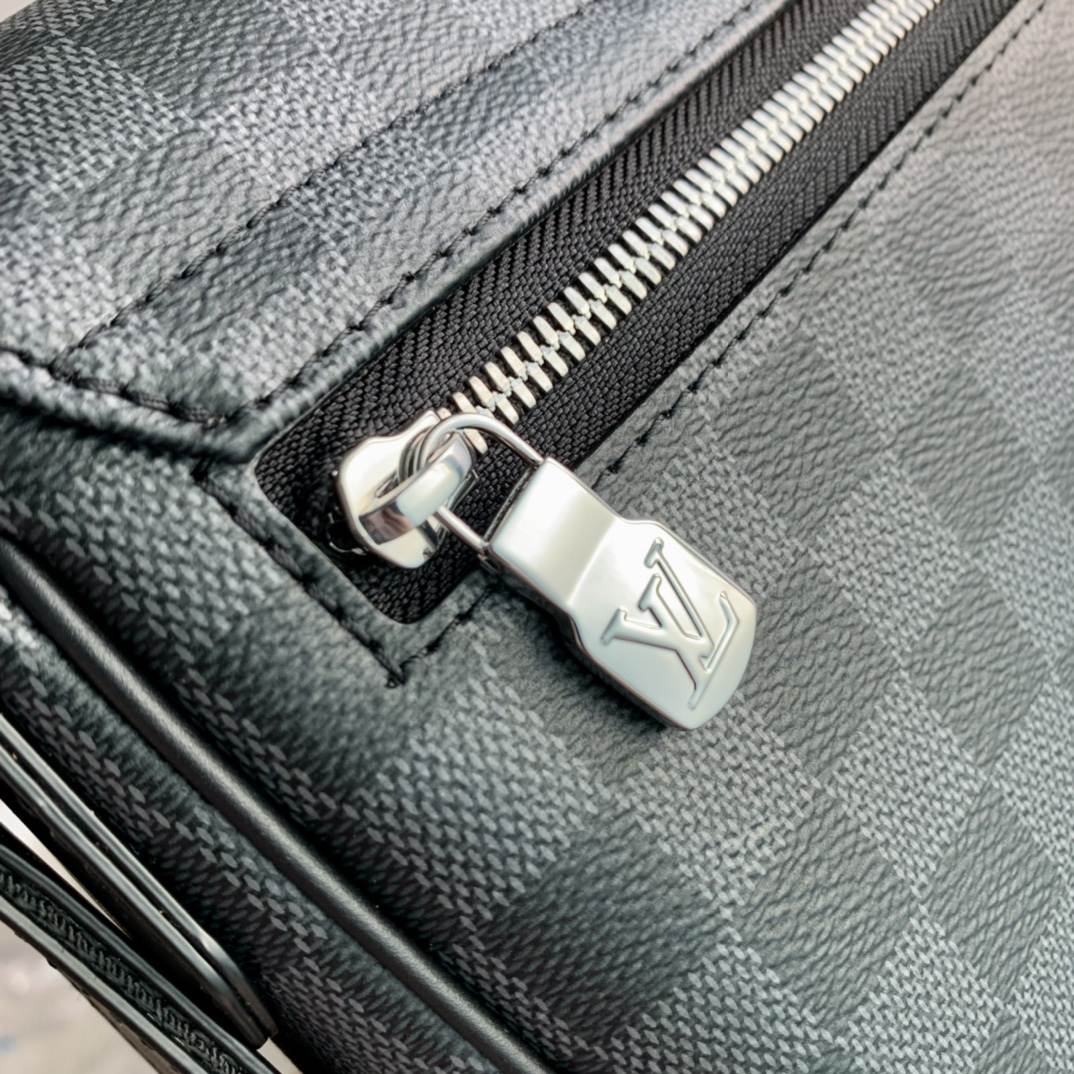 Louis Vuitton District Messenger Bag-M46255-26*20*7CM