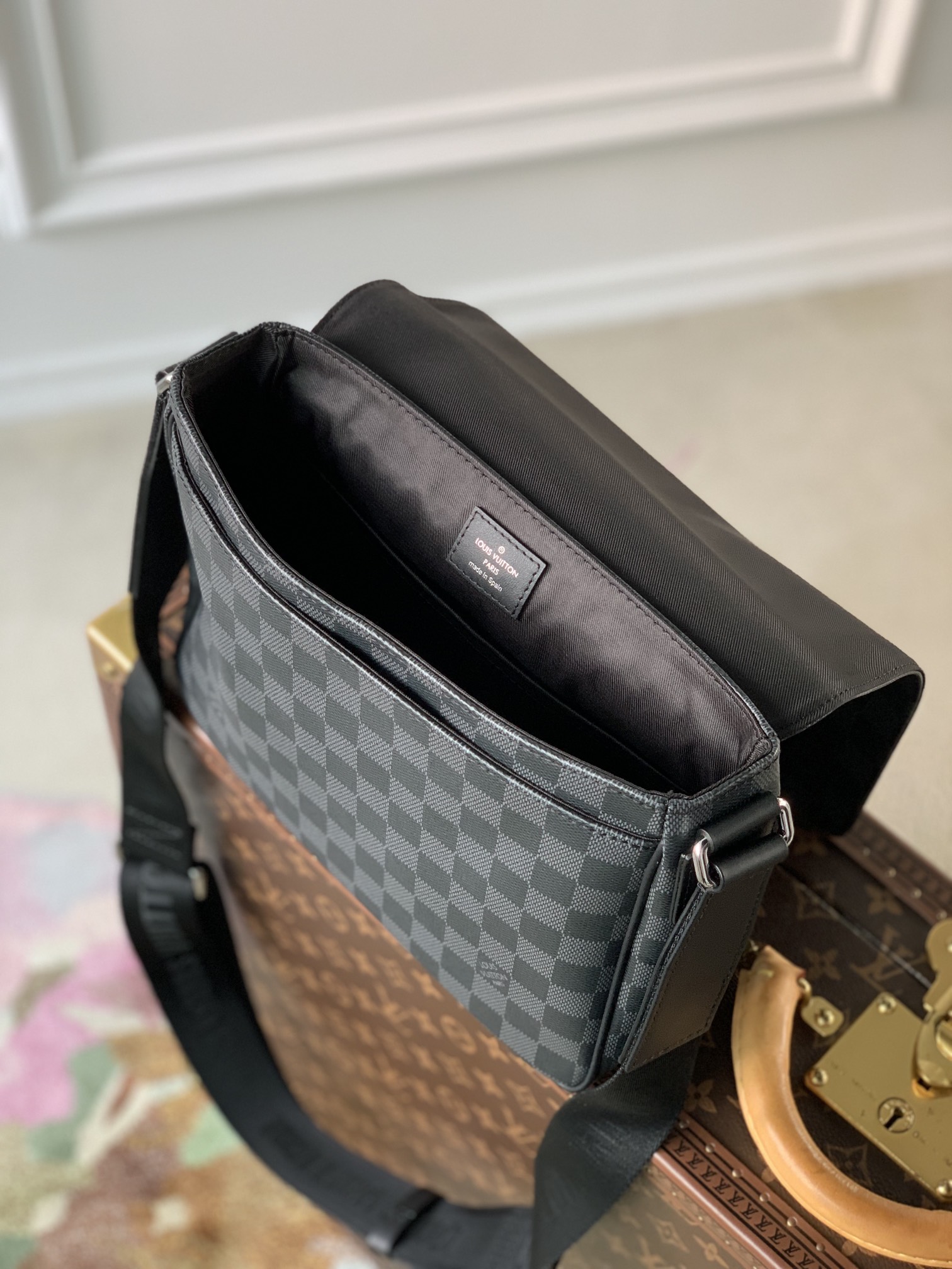 Louis Vuitton District Messenger Bag-M46255-26*20*7CM