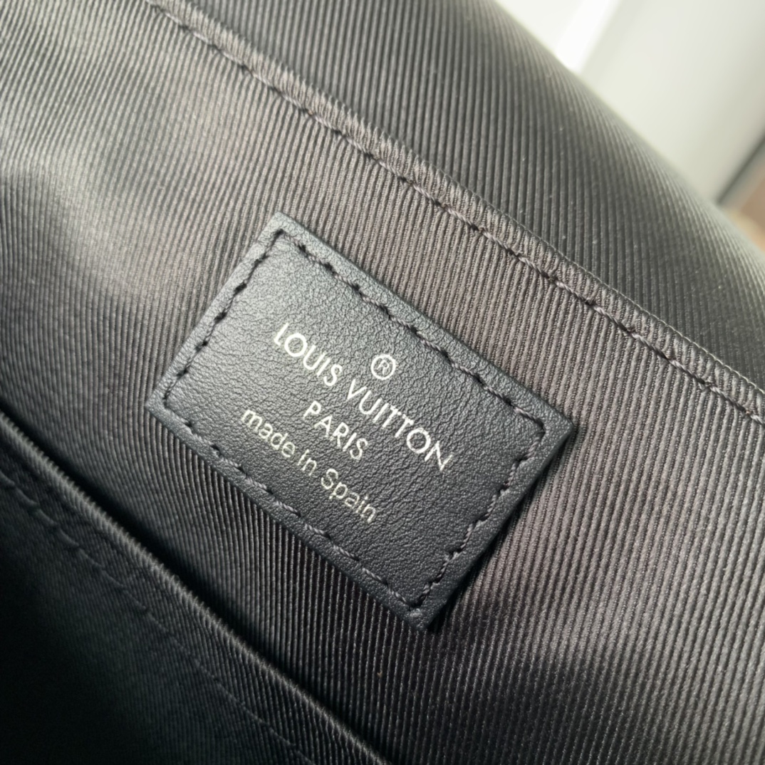 Louis Vuitton District Messenger Bag-M46255-26*20*7CM