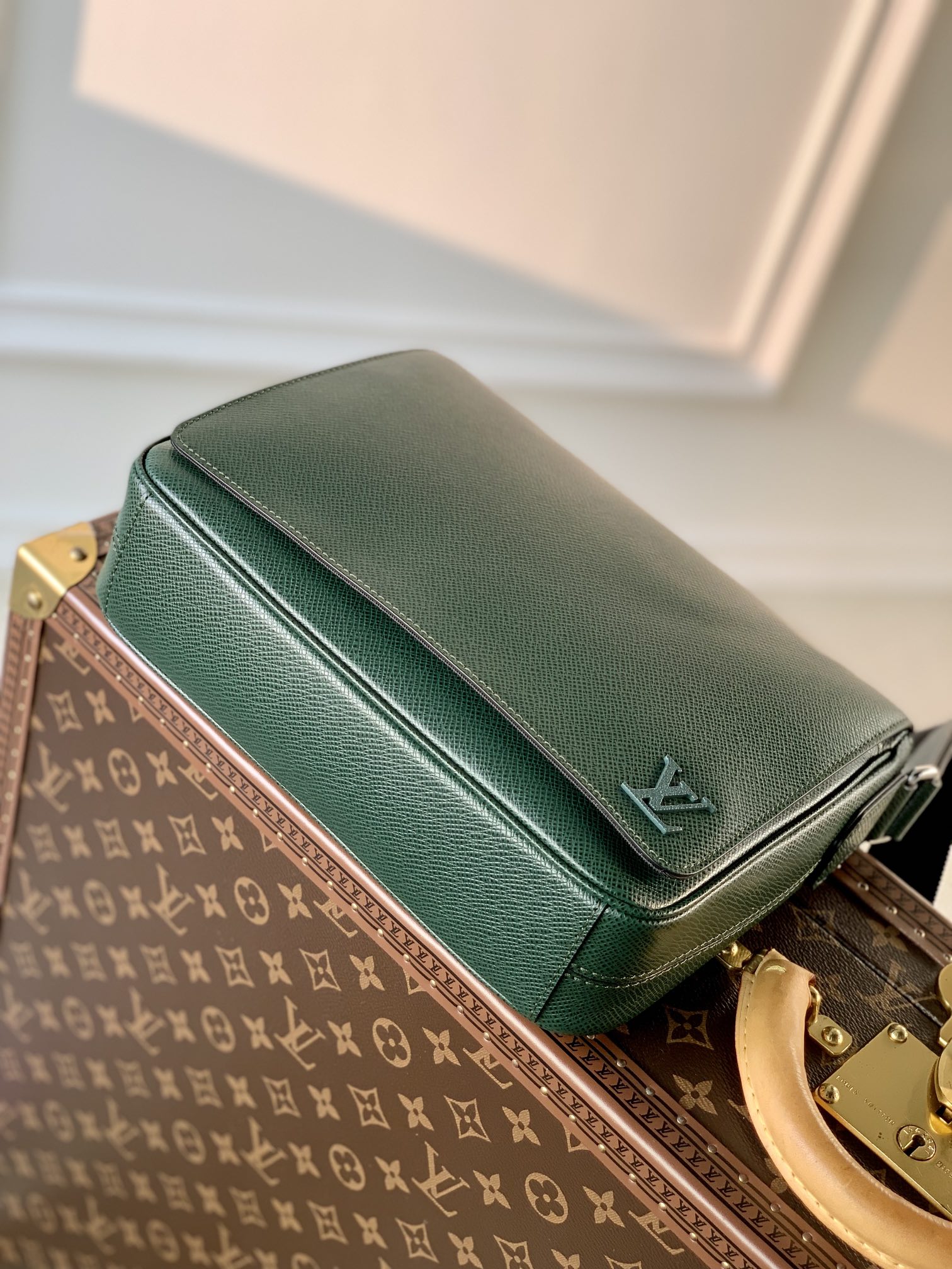 Louis Vuitton District Messenger Bag-M46255-26*20*7CM