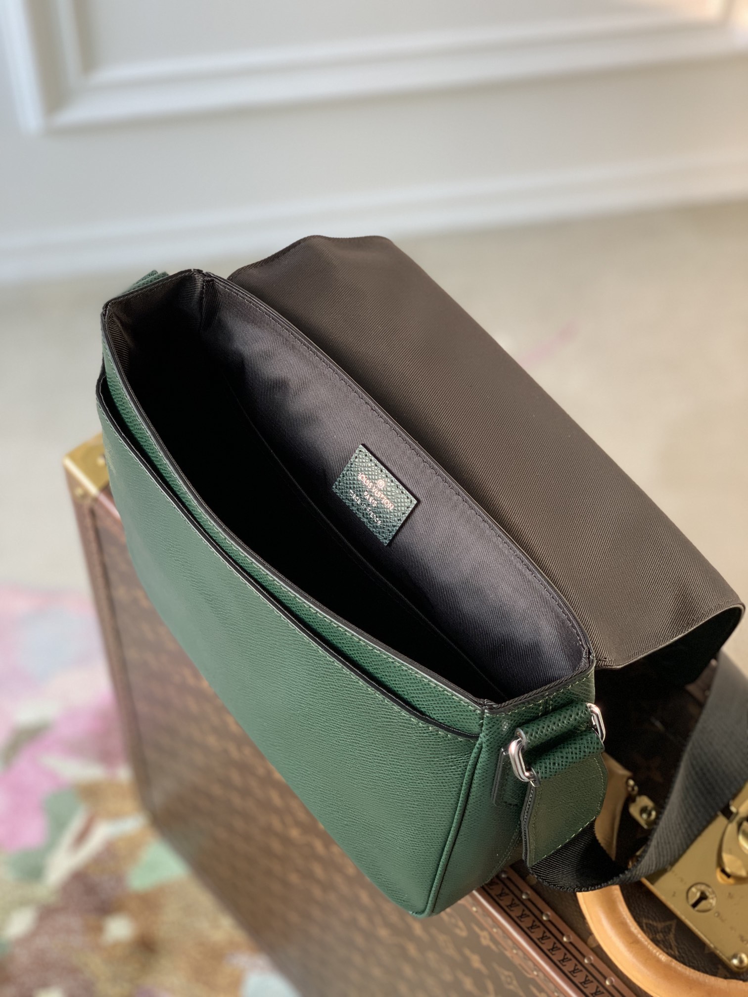 Louis Vuitton District Messenger Bag-M46255-26*20*7CM